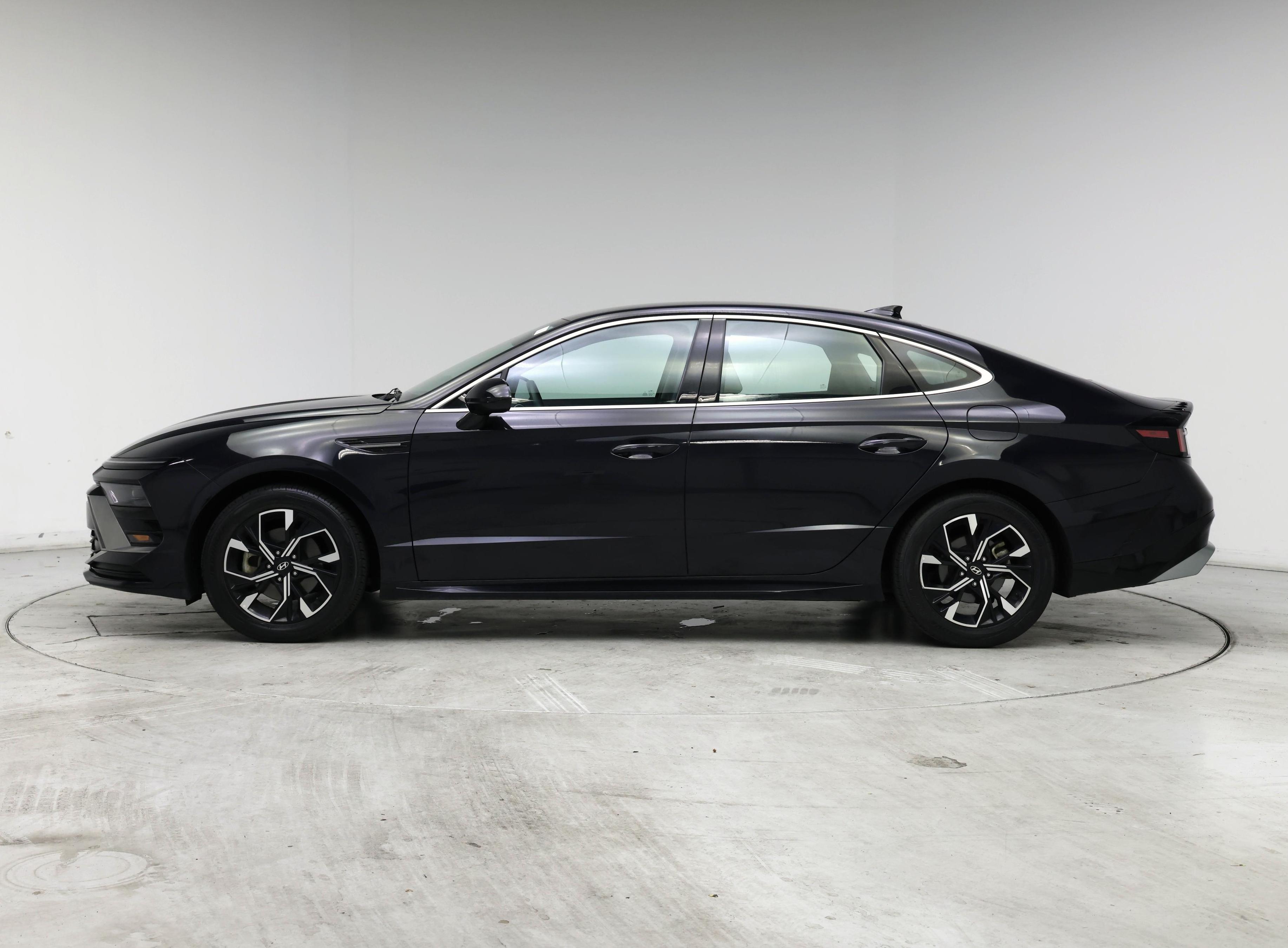 Thumbnail: 2024 Hyundai Sonata - 3