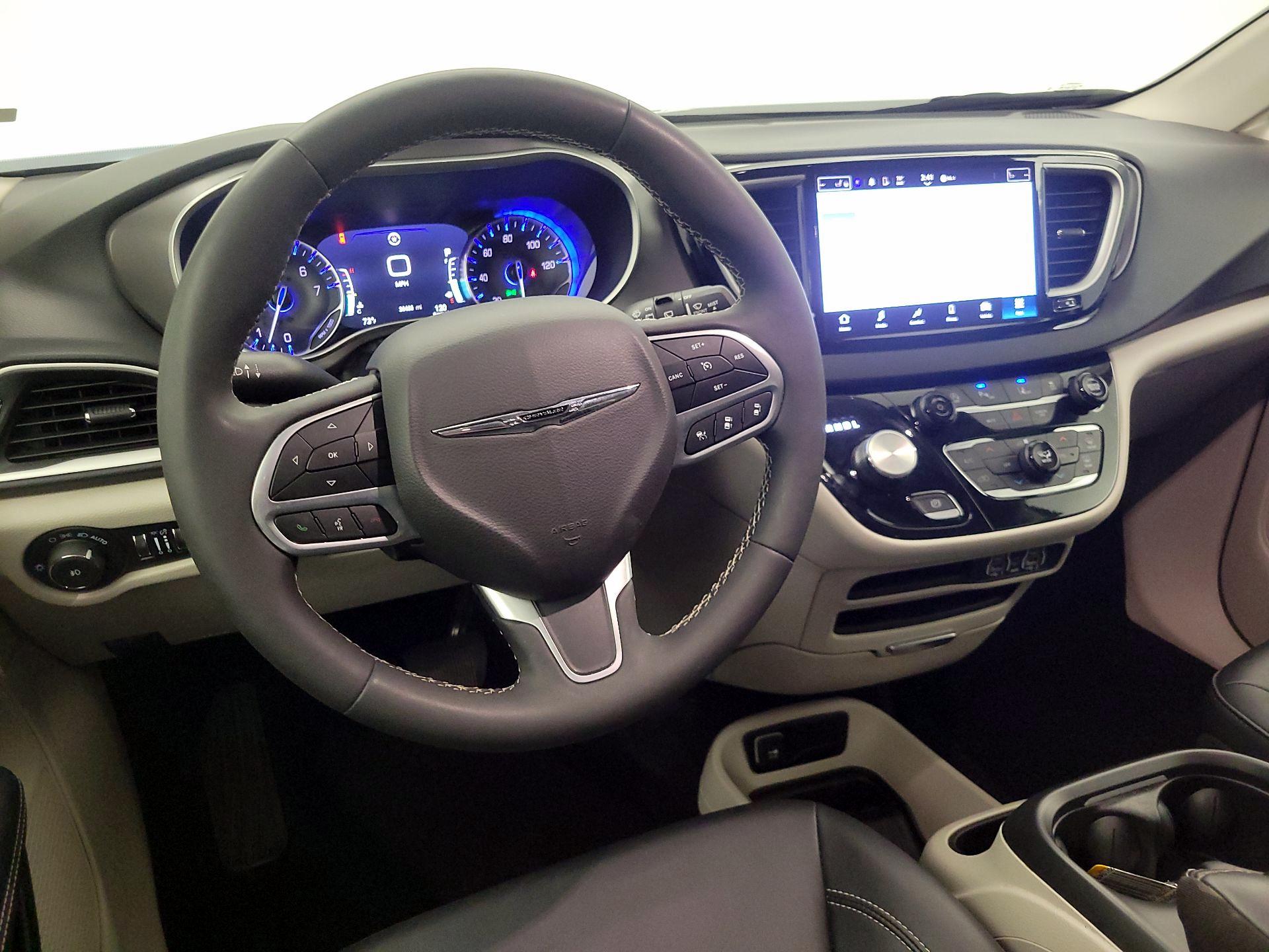 Thumbnail: 2024 Chrysler Pacifica - 9