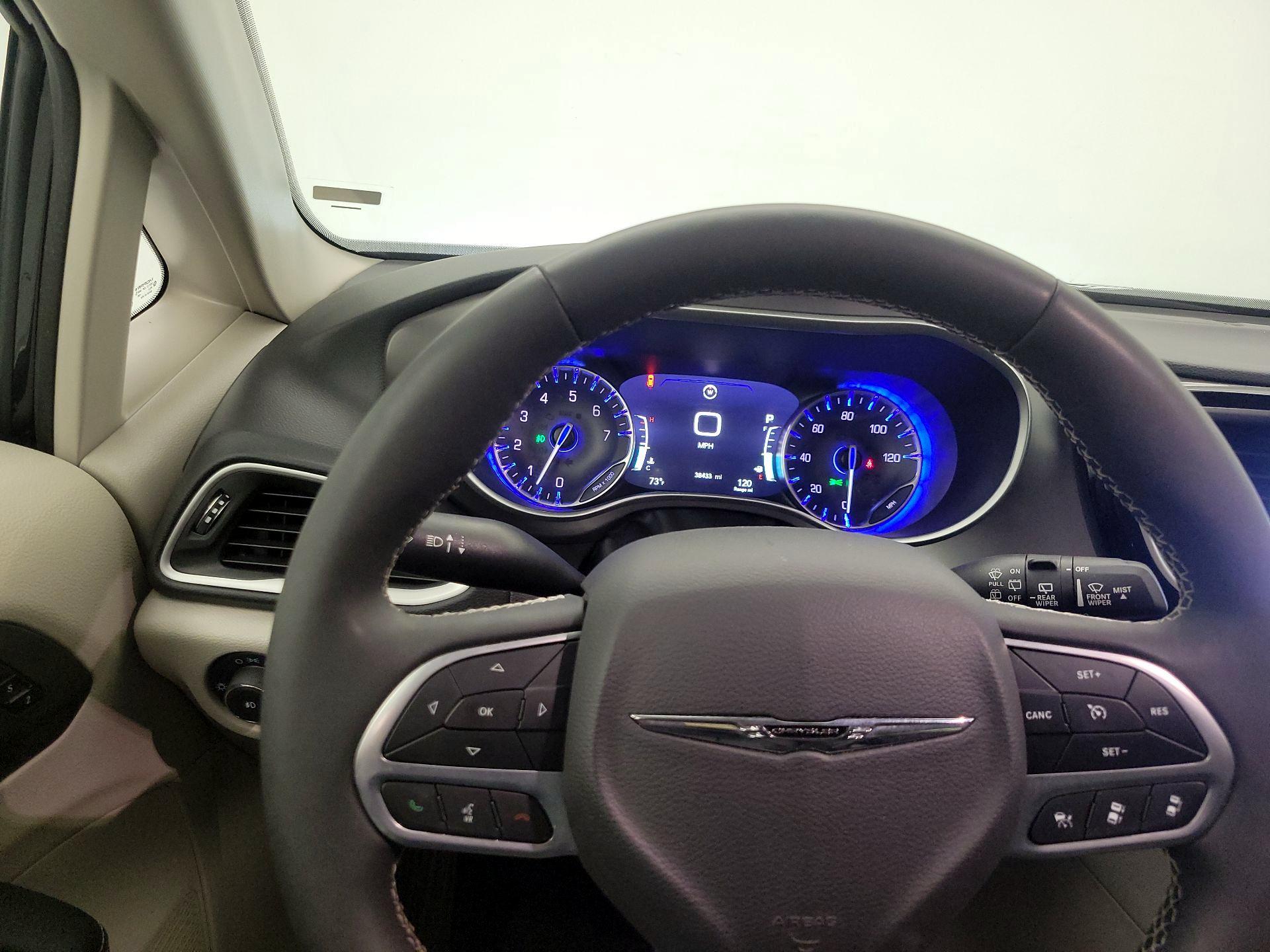 Thumbnail: 2024 Chrysler Pacifica - 10