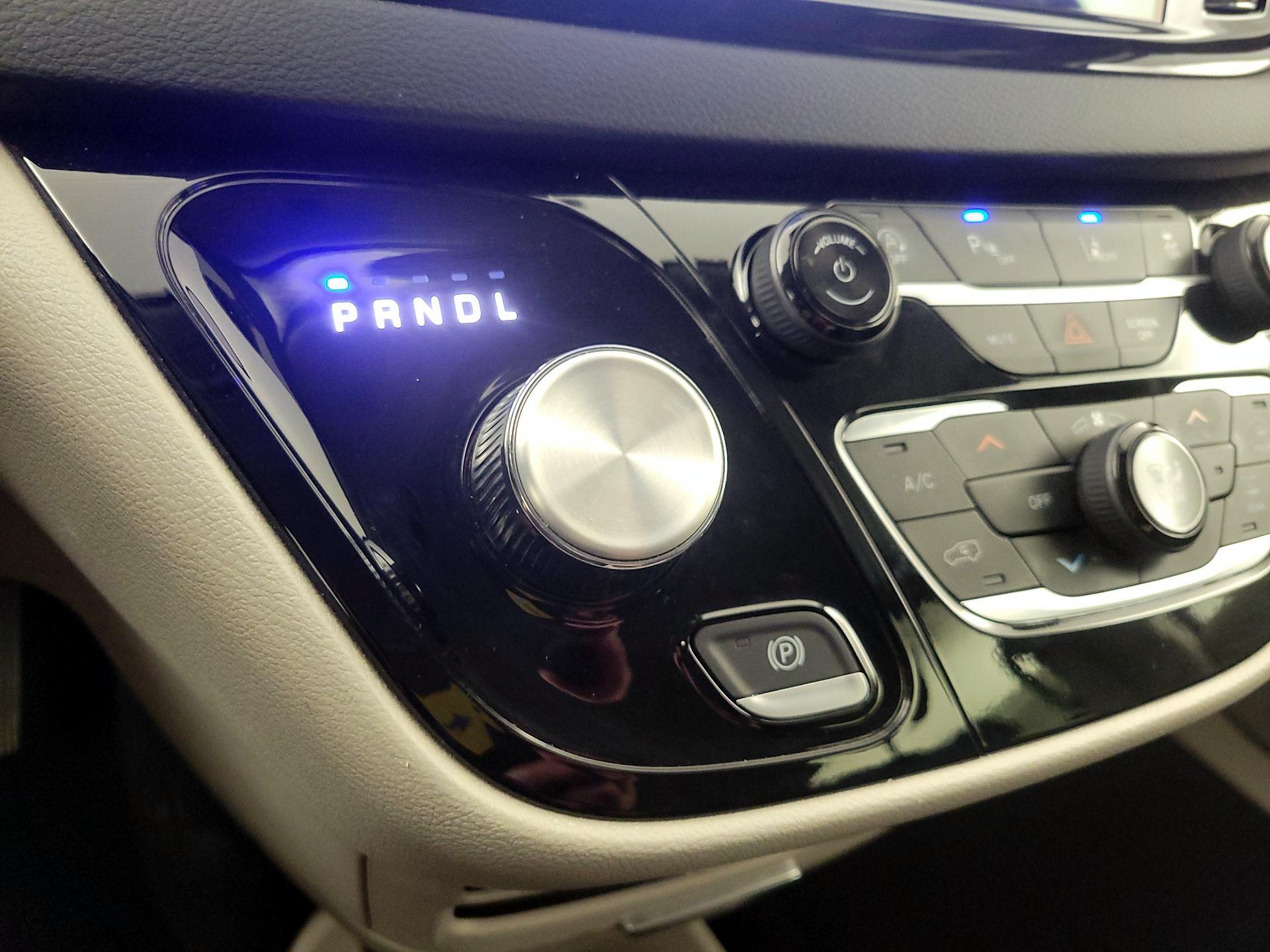 Thumbnail: 2024 Chrysler Pacifica - 17