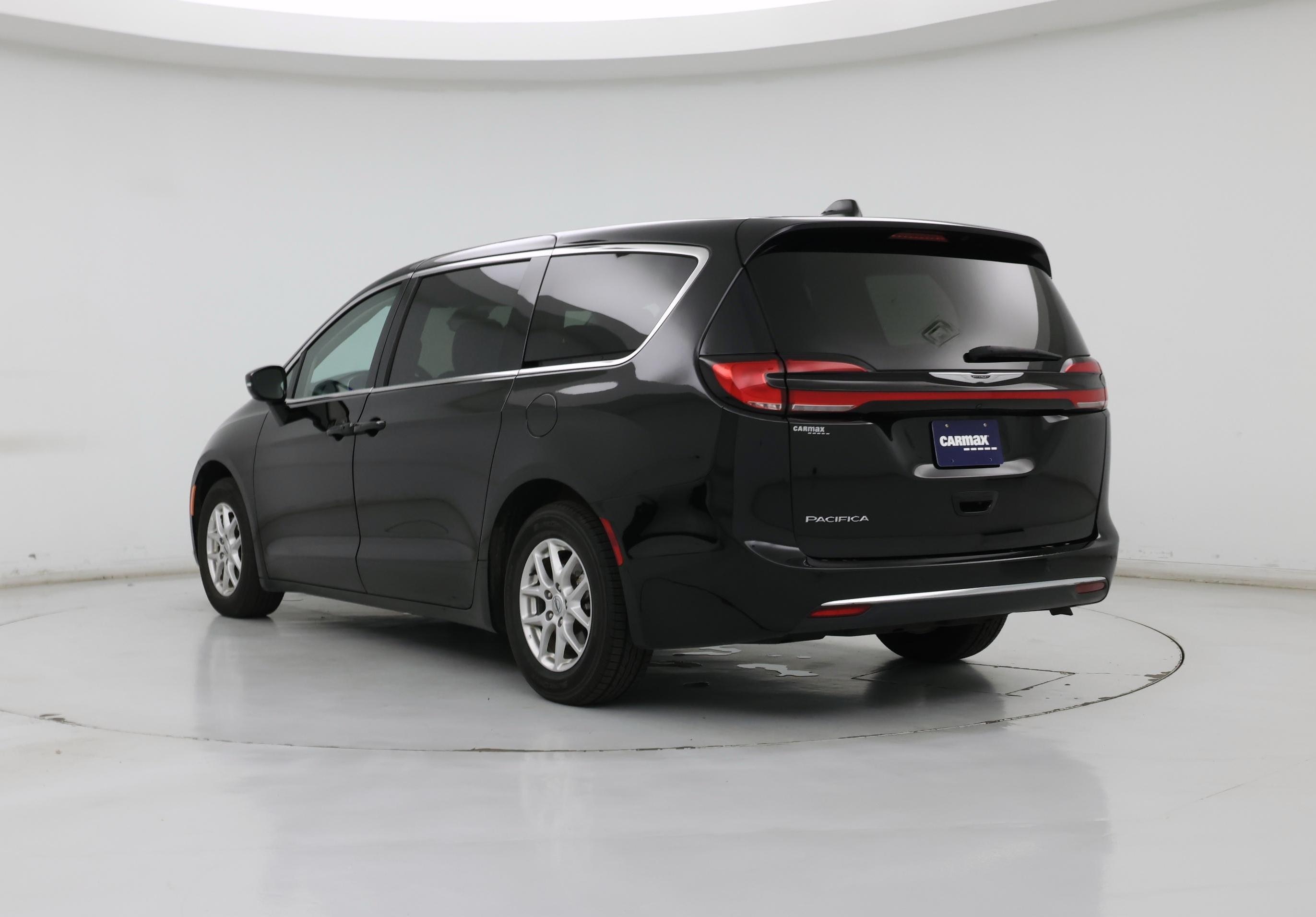 Thumbnail: 2024 Chrysler Pacifica - 2
