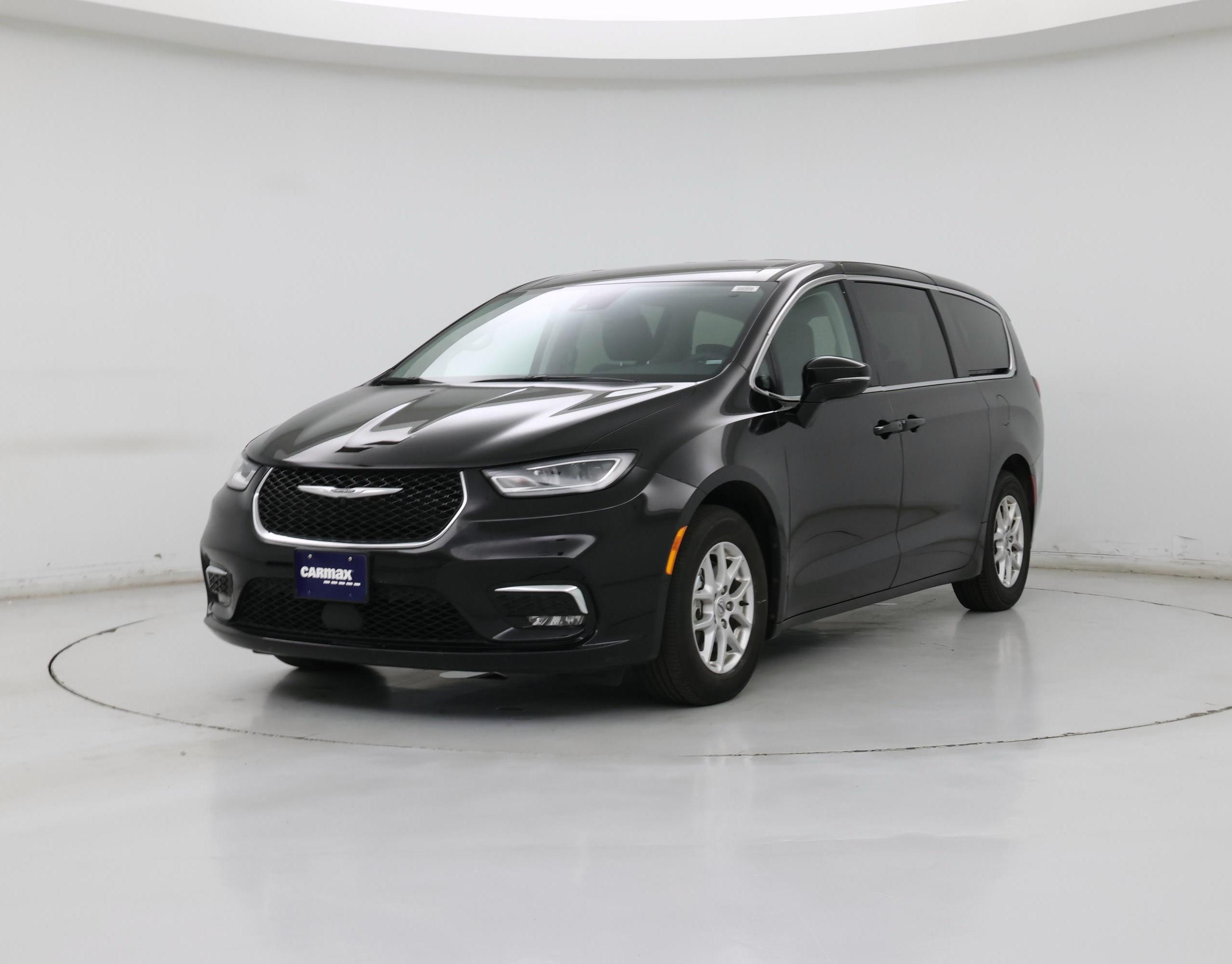 Thumbnail: 2024 Chrysler Pacifica - 4