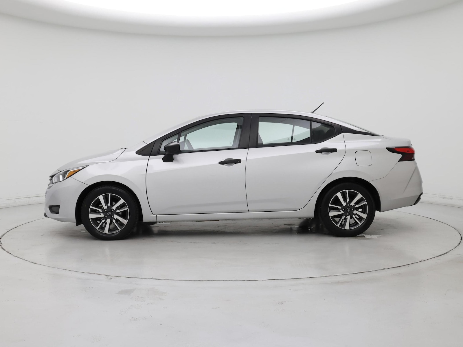 2024 Nissan Versa Sedan S - Photo 4