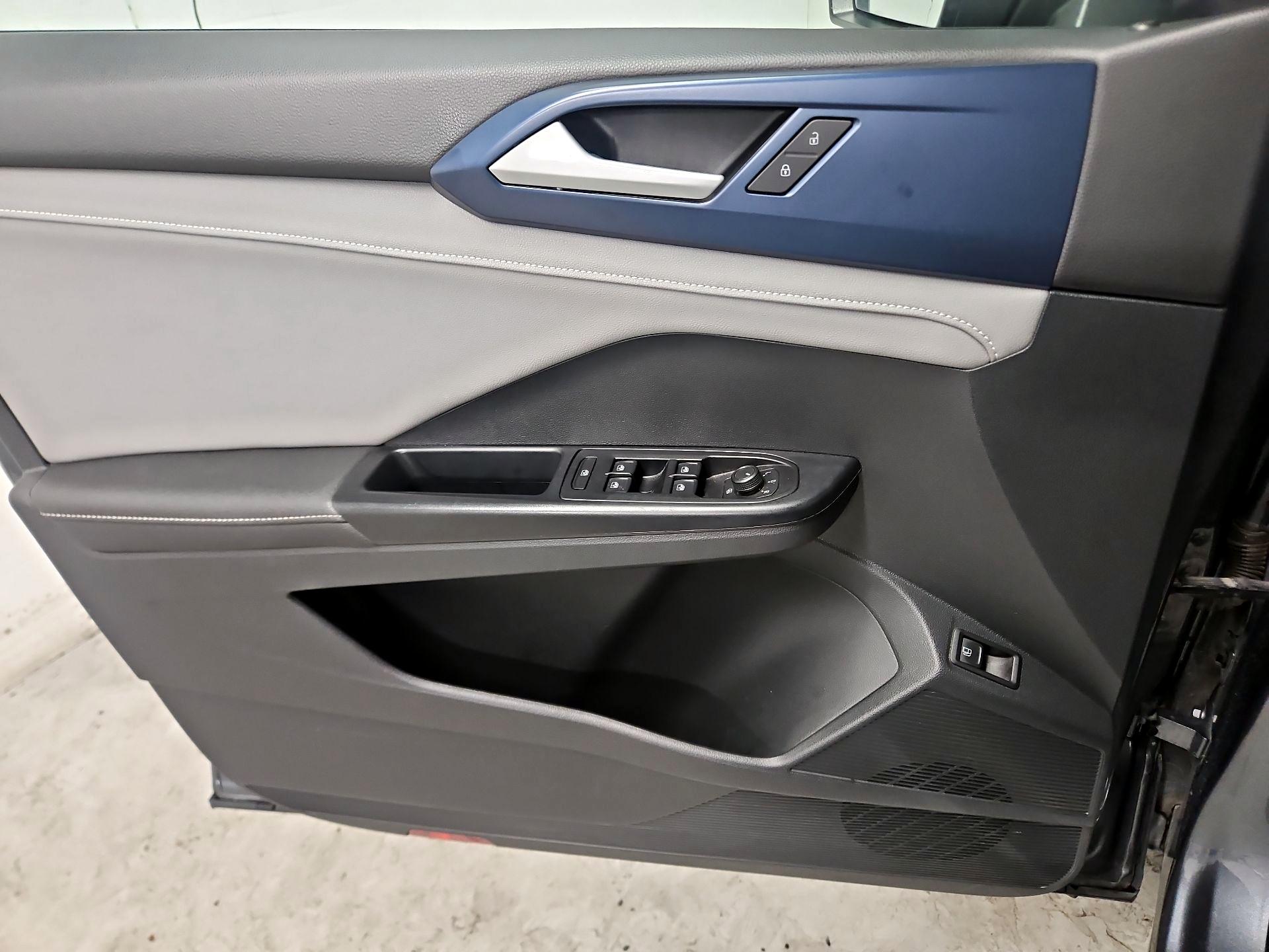 Thumbnail: 2024 Volkswagen Taos - 12