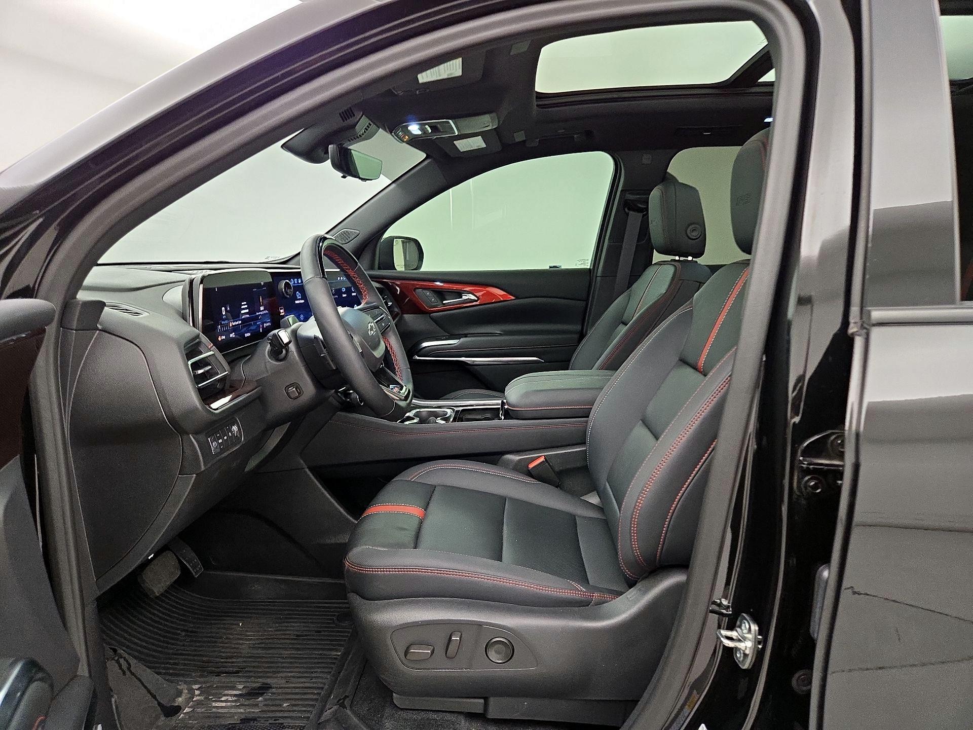 Thumbnail: 2024 Chevrolet Traverse - 11