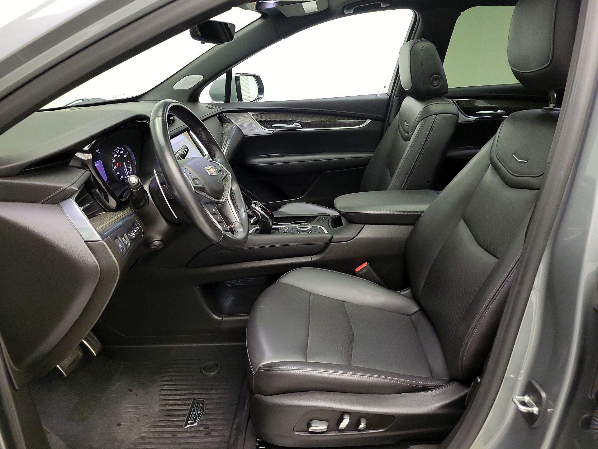 Thumbnail: 2023 Cadillac XT5 - 11