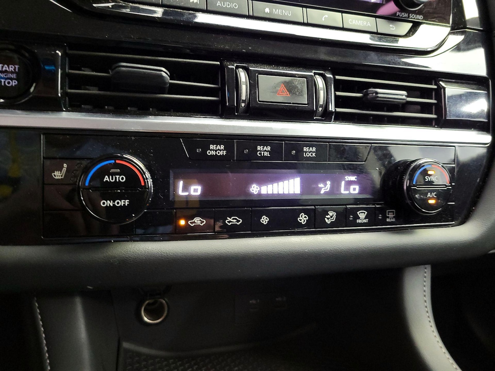 2025 Nissan Pathfinder SV - Photo 17