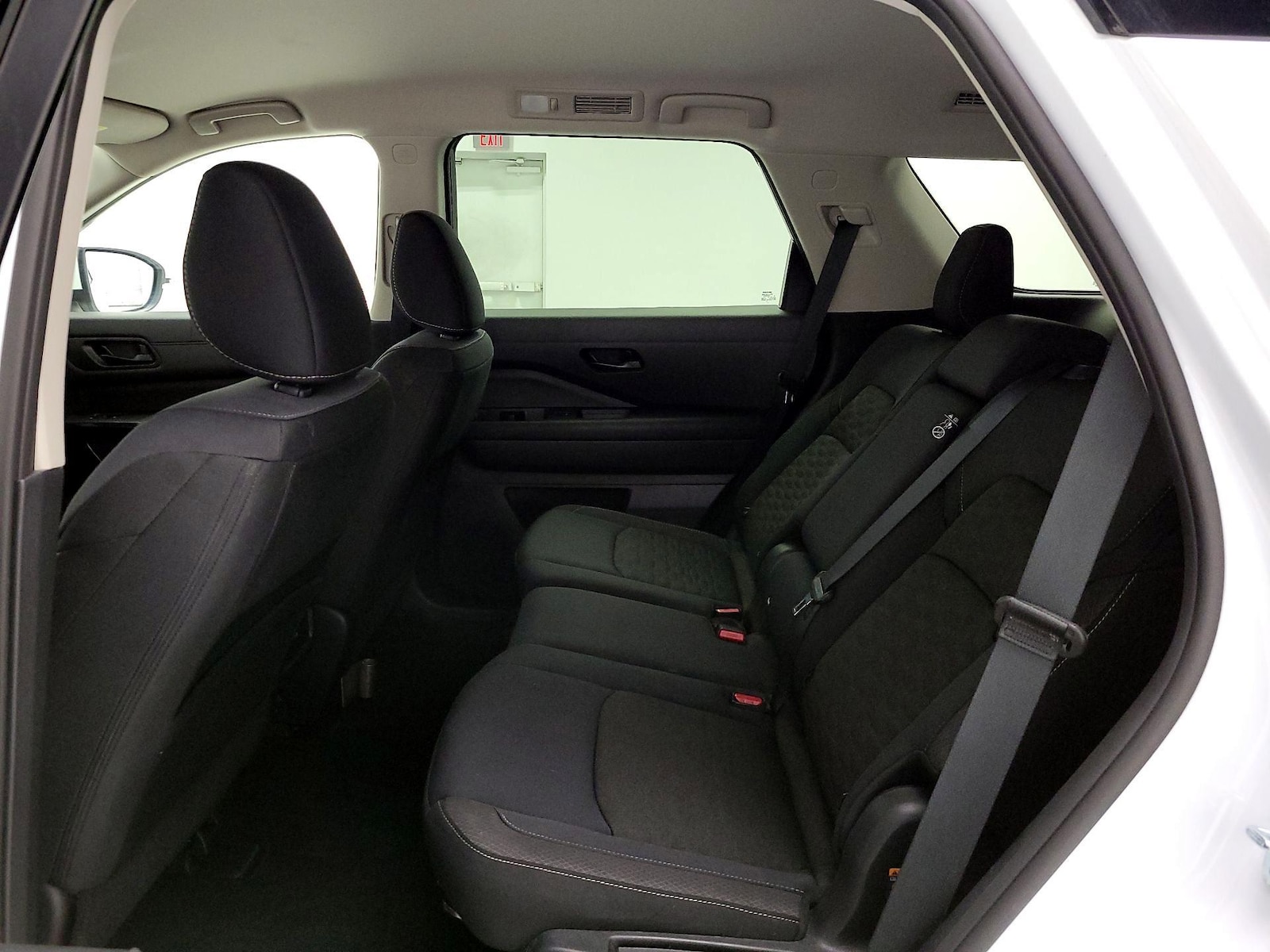 2025 Nissan Pathfinder SV - Photo 20