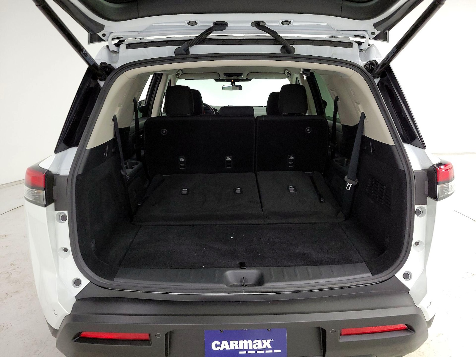 2025 Nissan Pathfinder SV - Photo 23