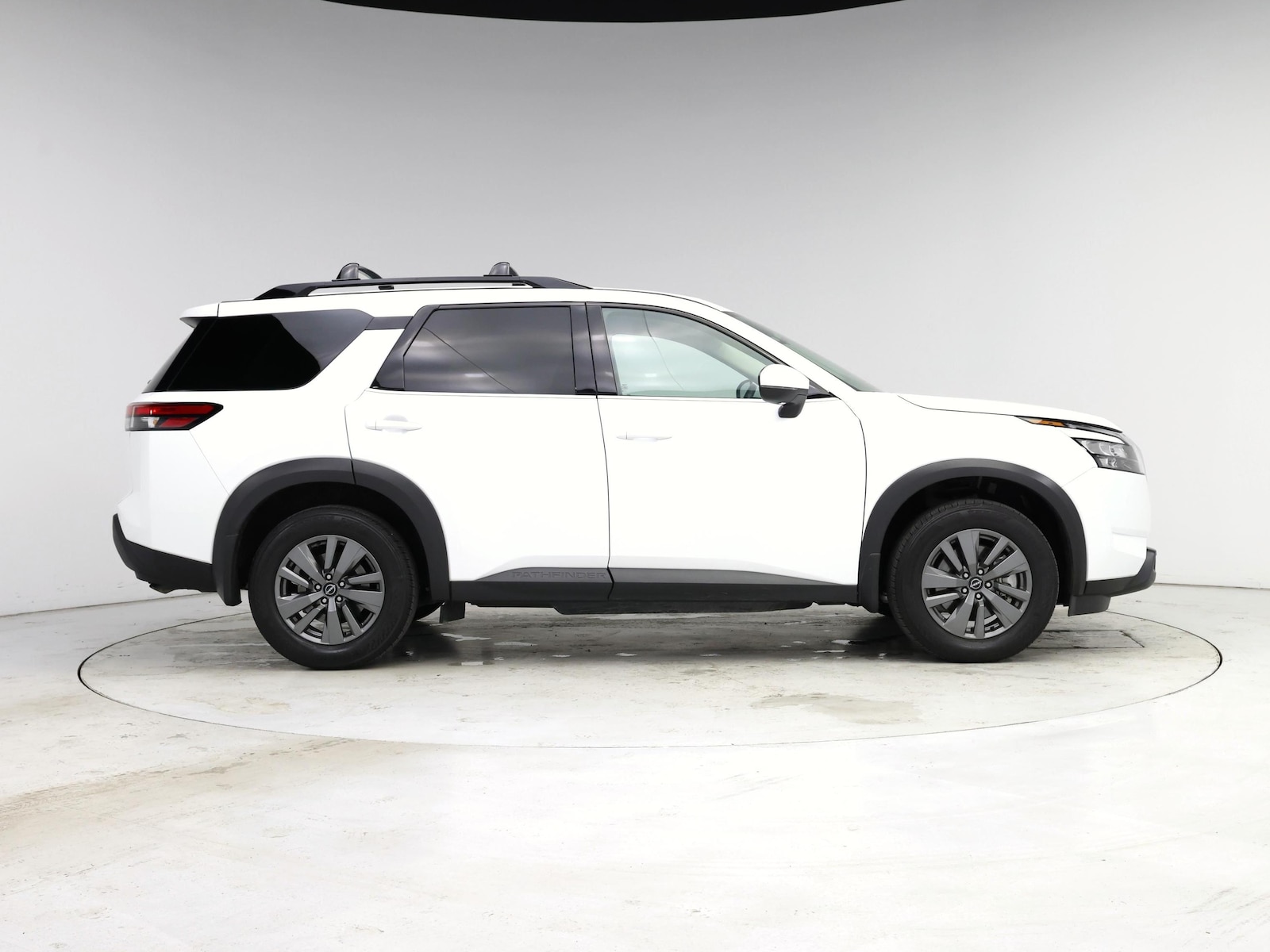 2025 Nissan Pathfinder SV - Photo 8