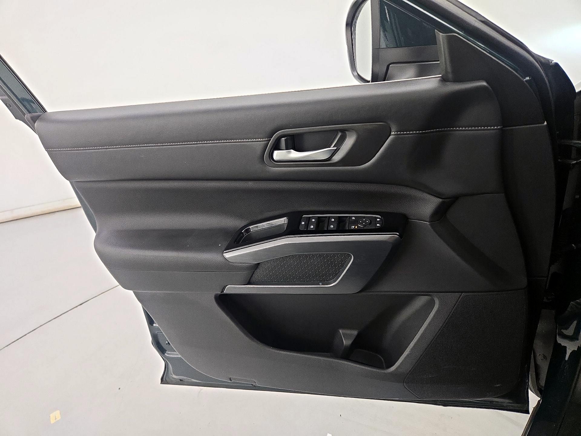 Thumbnail: 2024 Nissan Pathfinder - 12