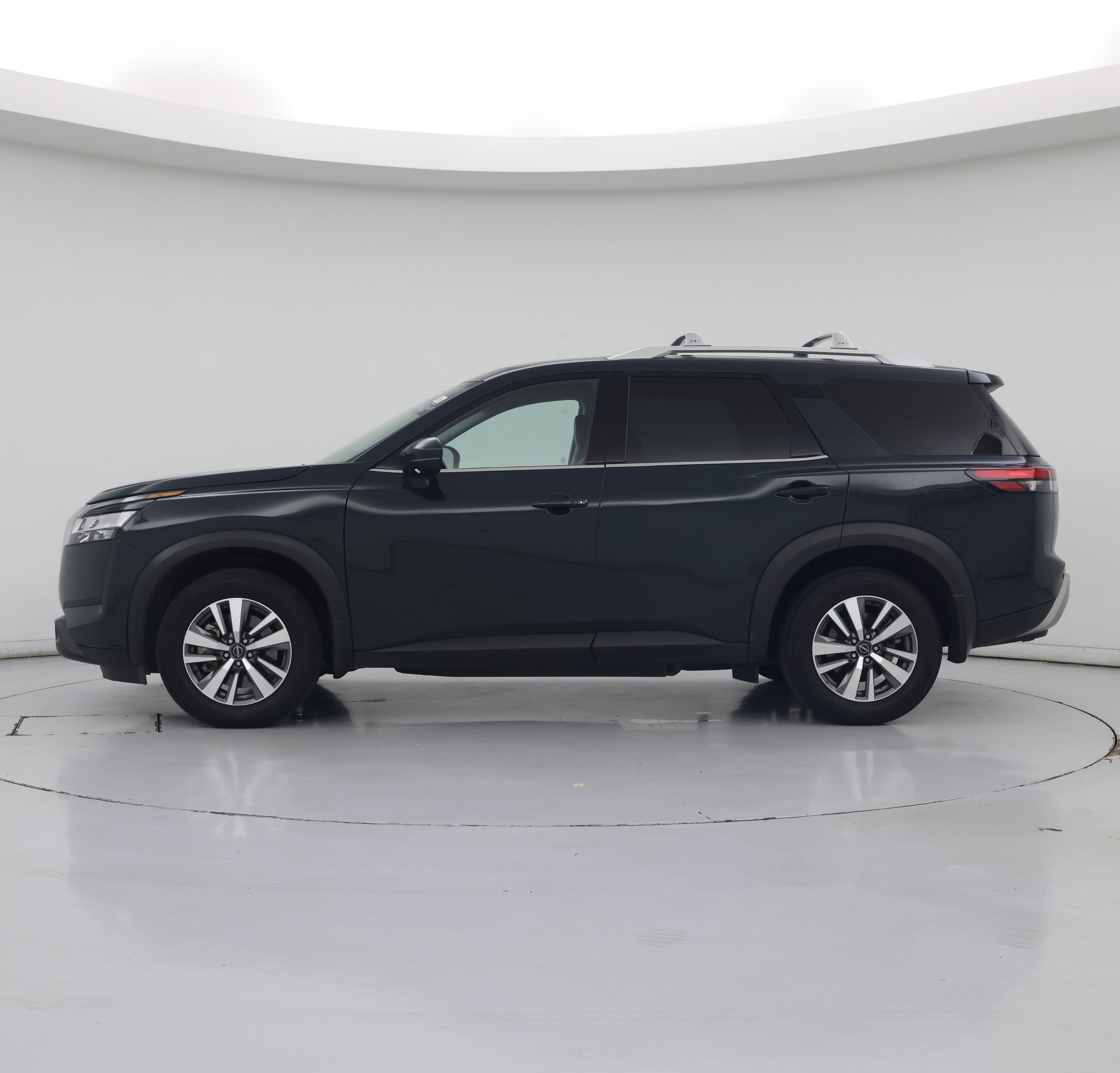 Thumbnail: 2024 Nissan Pathfinder - 3