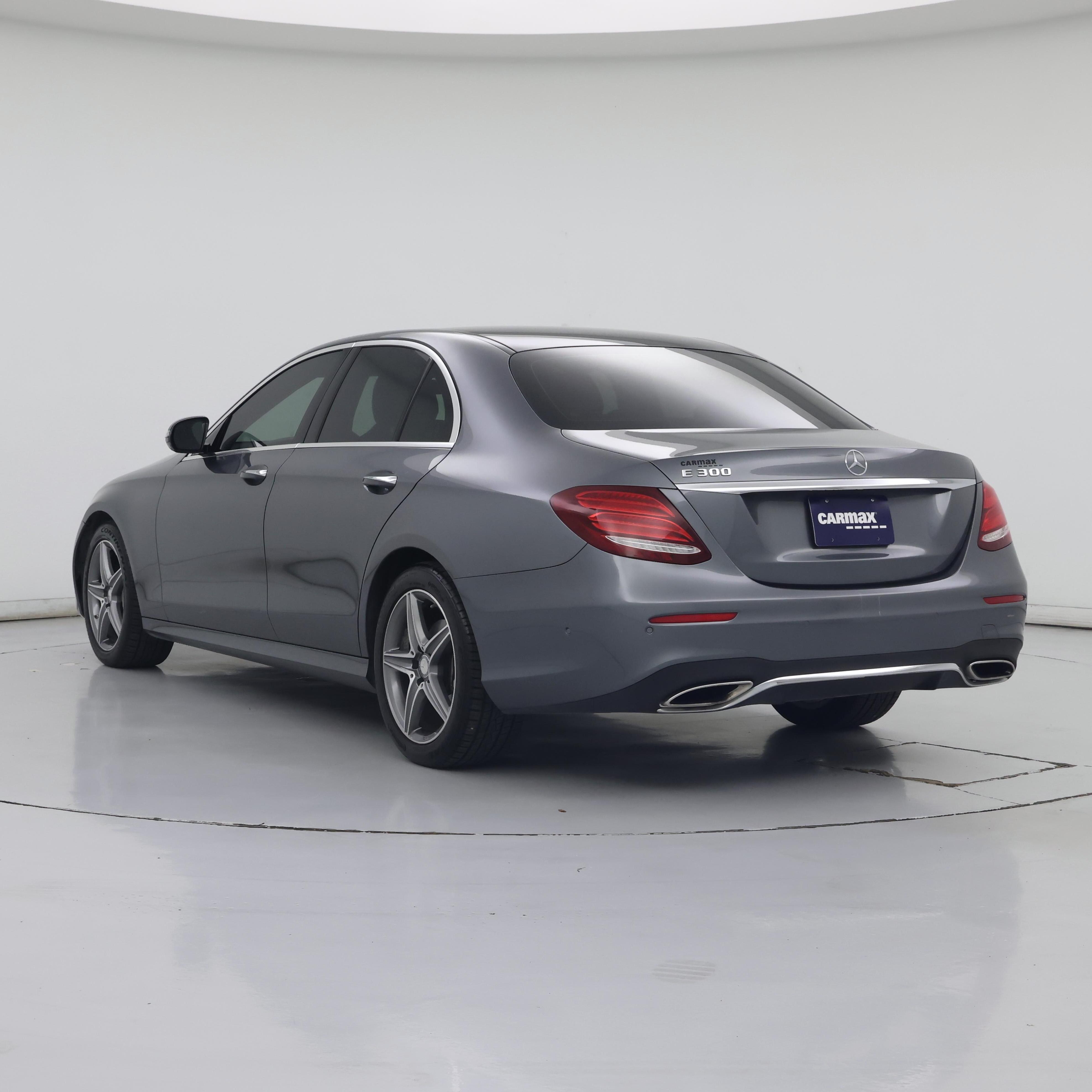 Thumbnail: 2017 Mercedes-Benz E-Class - 2