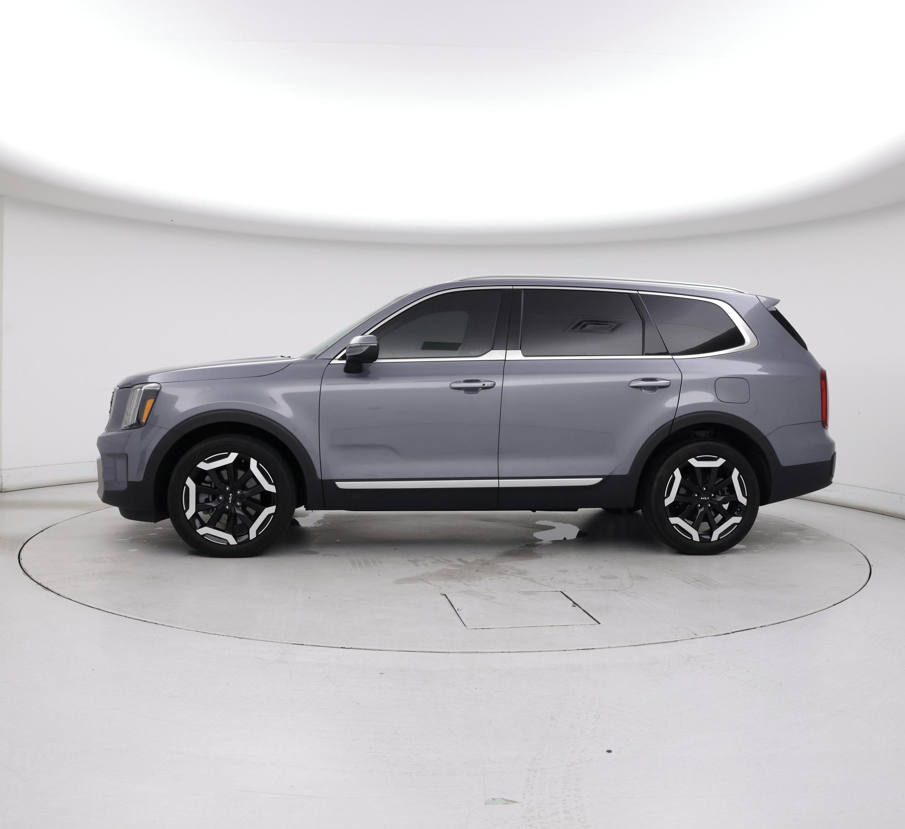 Thumbnail: 2023 Kia Telluride - 3