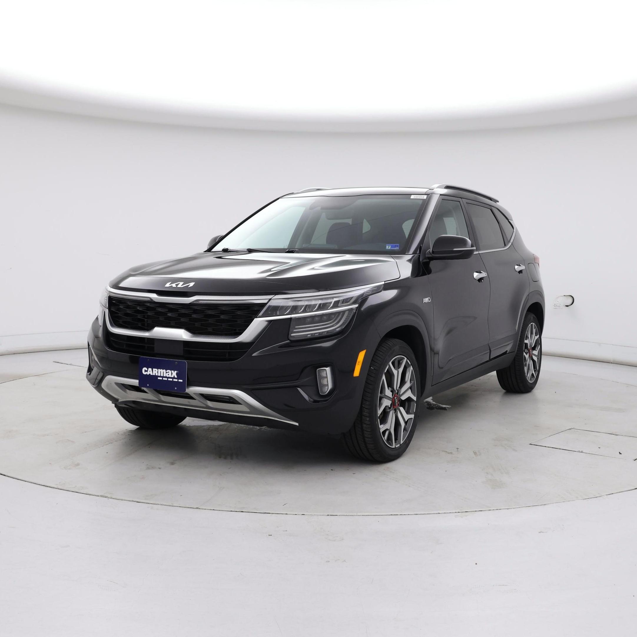 Thumbnail: 2023 Kia Seltos - 4