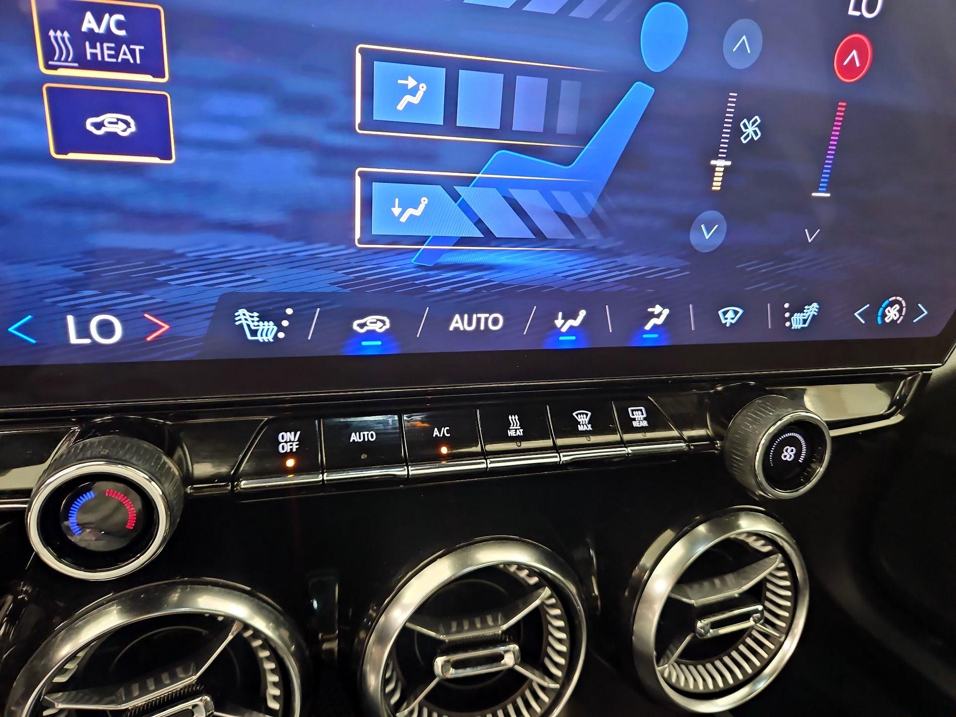Thumbnail: 2024 Chevrolet Blazer EV - 17
