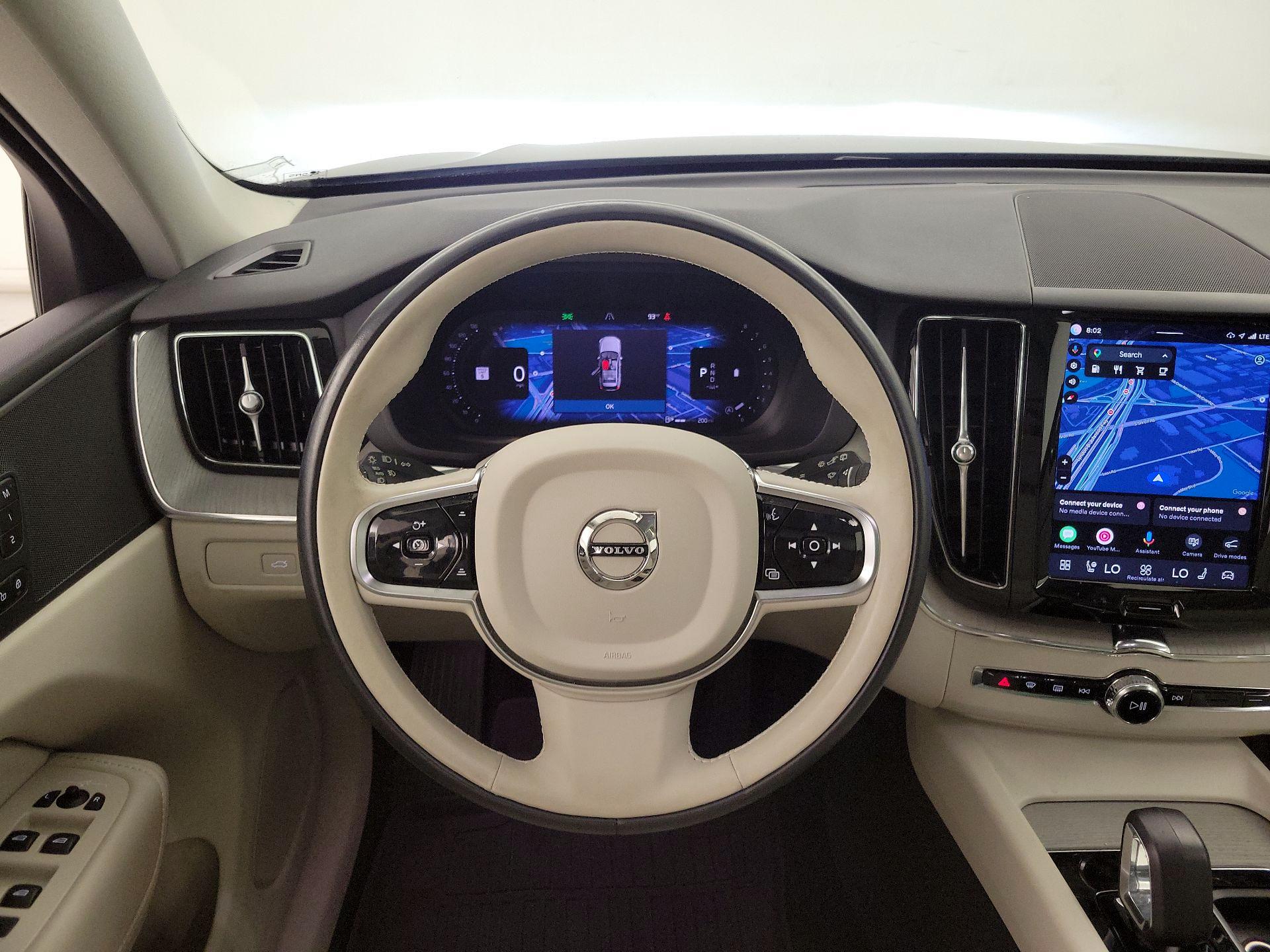 Thumbnail: 2025 Volvo XC60 - 10