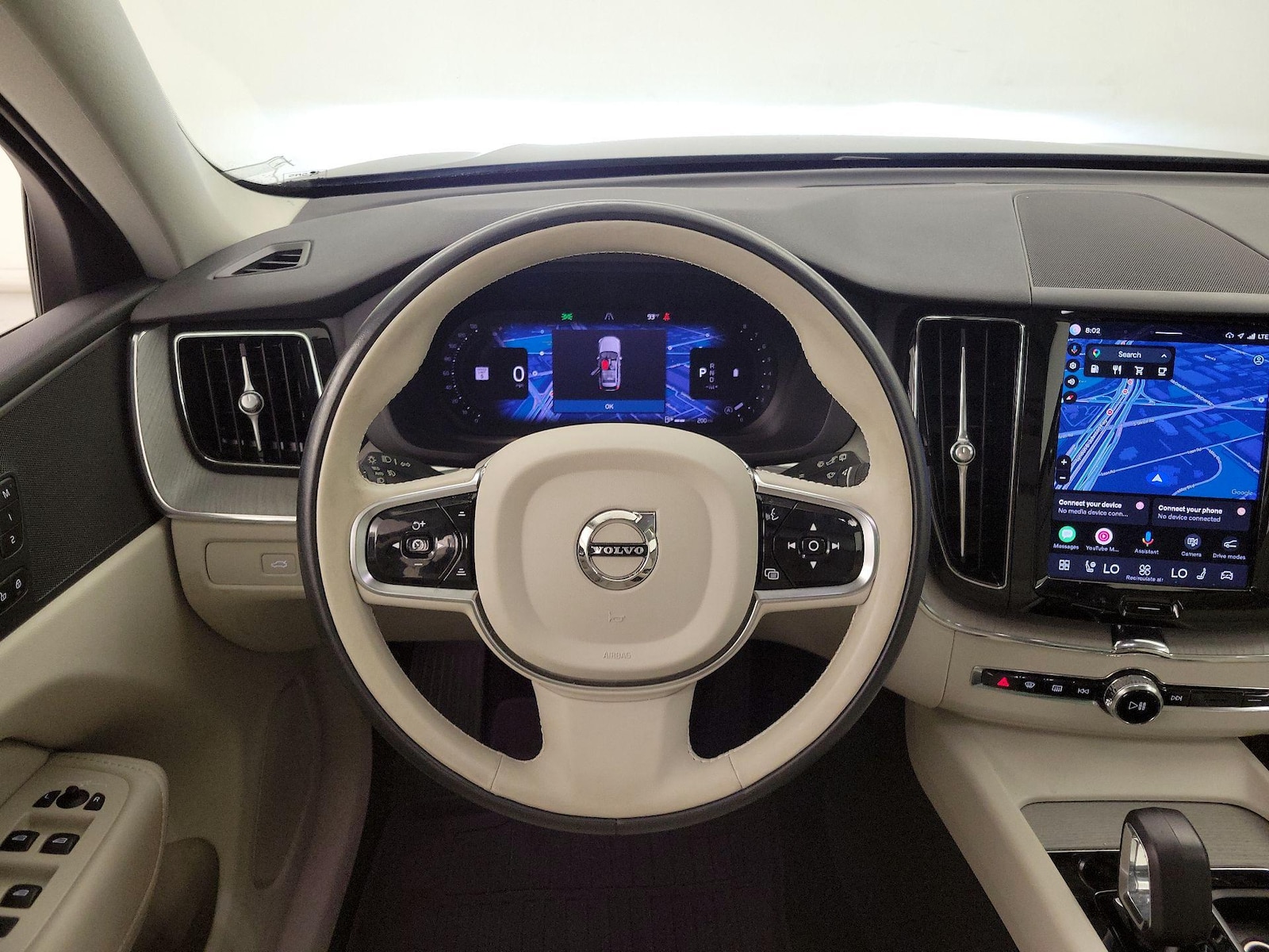 2025 Volvo XC60 Plus - Photo 11