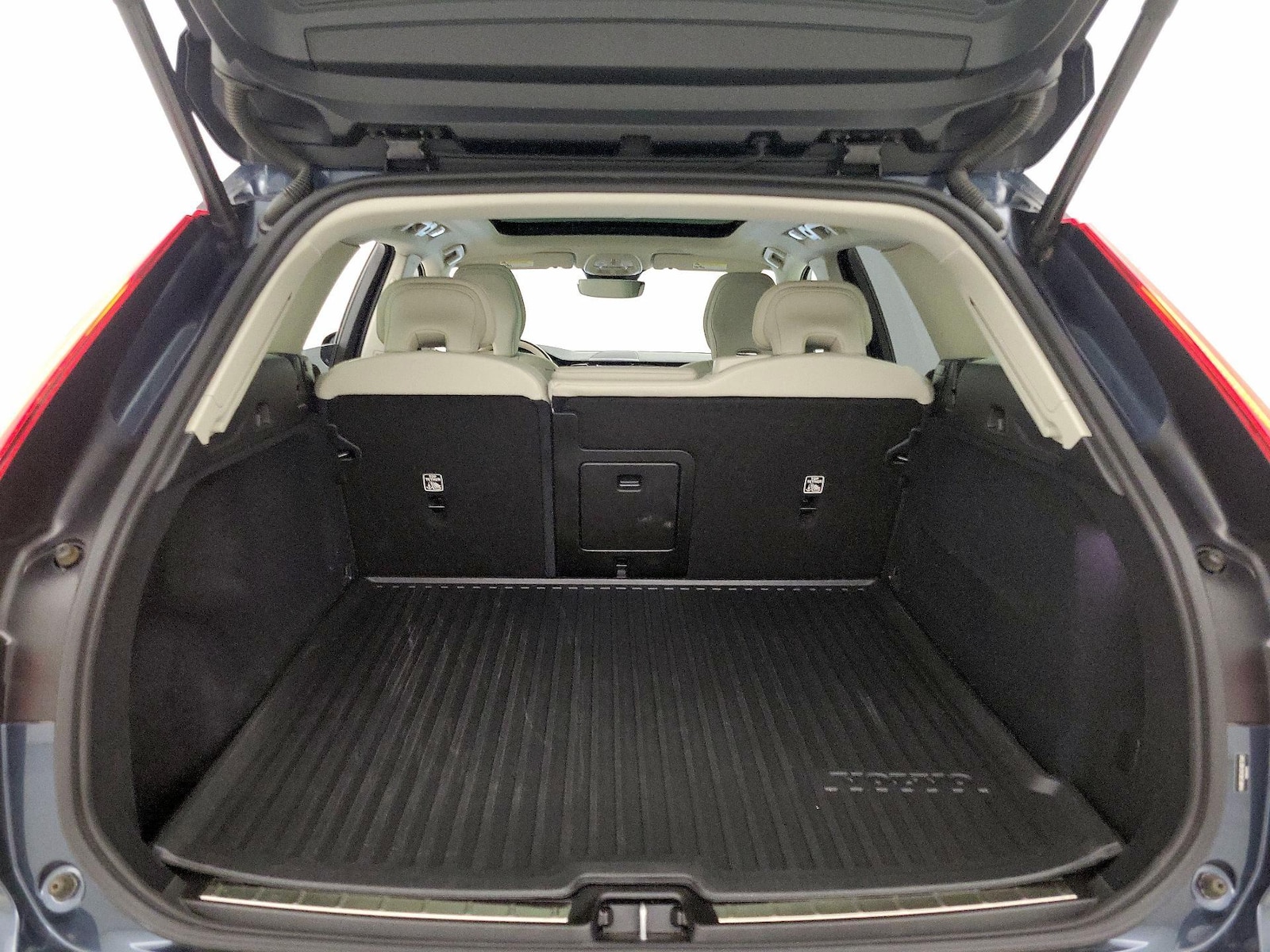 2025 Volvo XC60 Plus - Photo 22