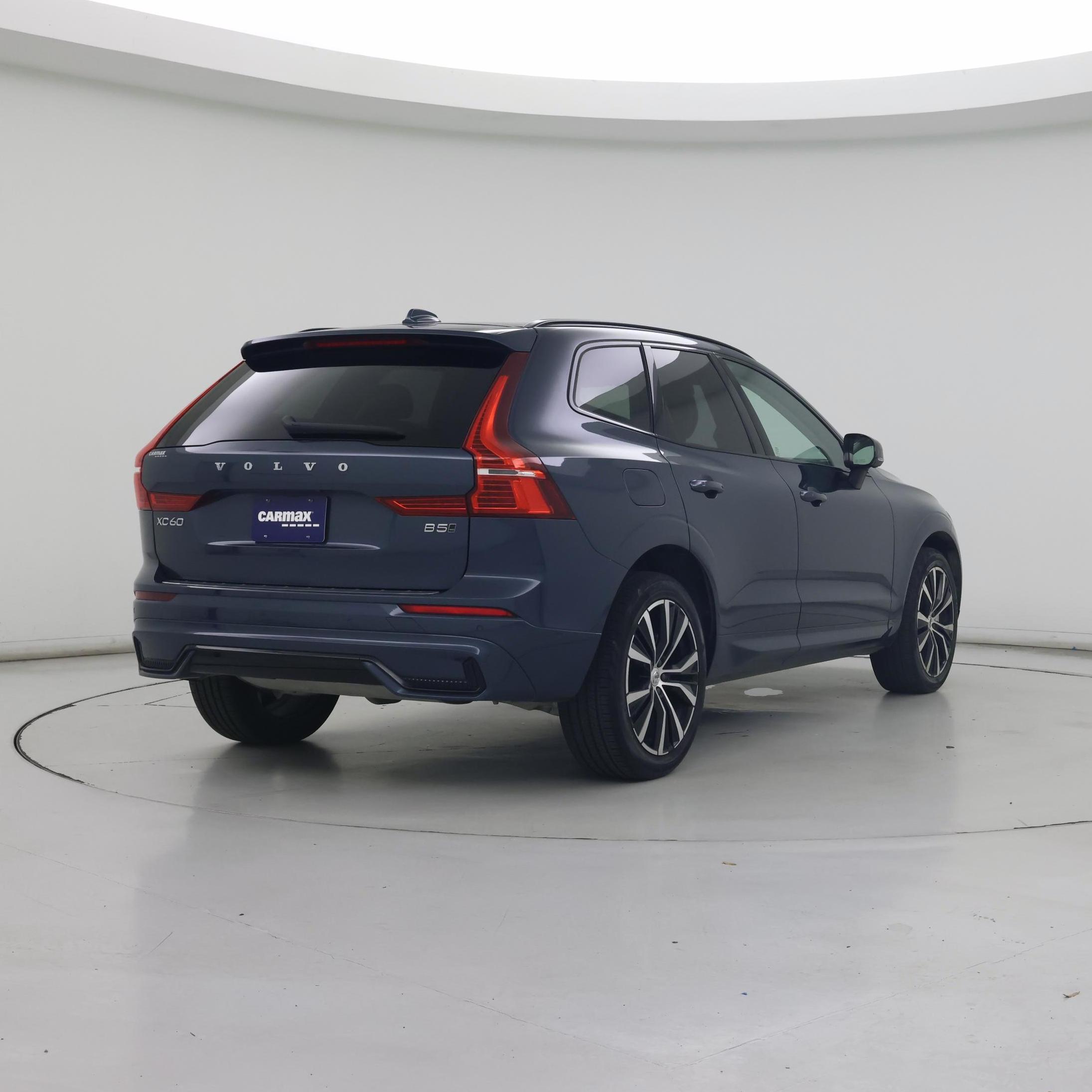 Thumbnail: 2025 Volvo XC60 - 8
