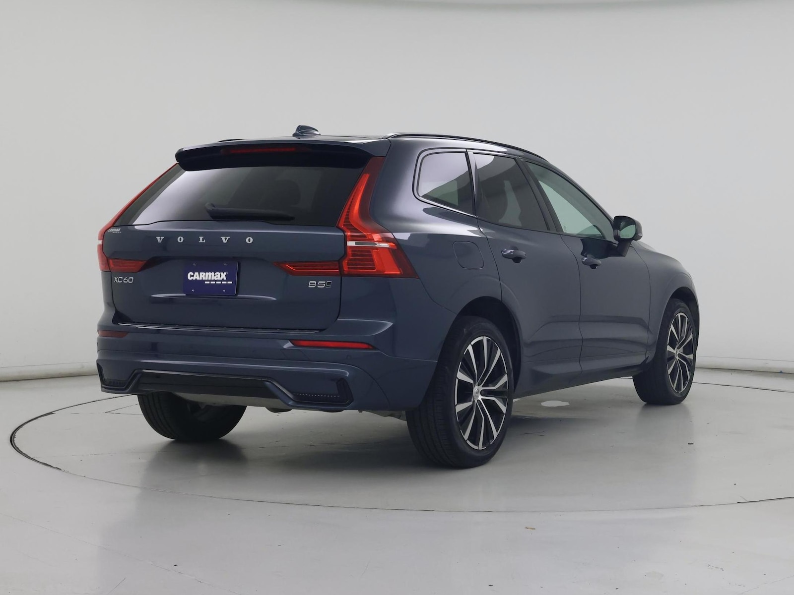 2025 Volvo XC60 Plus - Photo 9