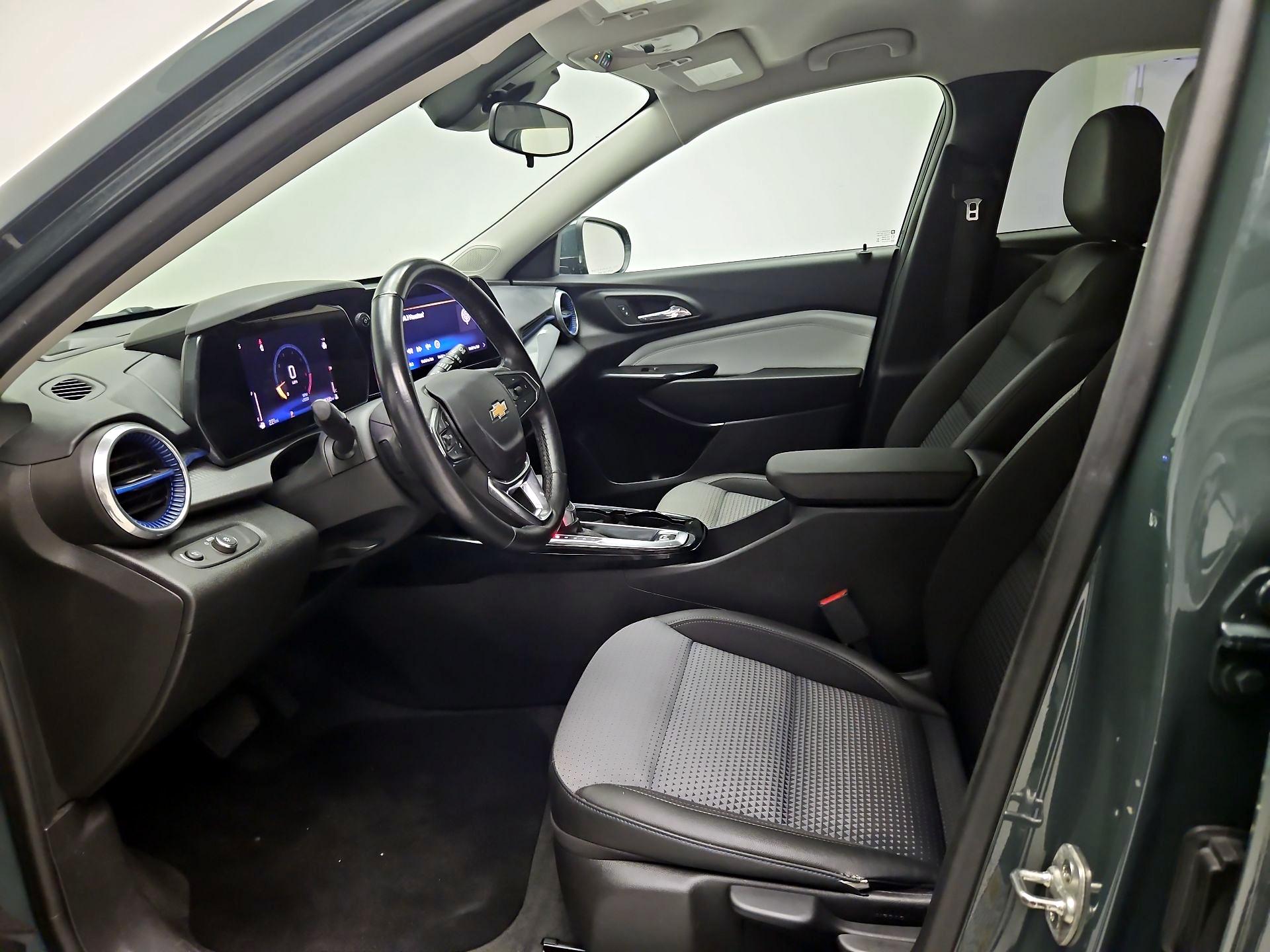 Thumbnail: 2025 Chevrolet Trax - 9
