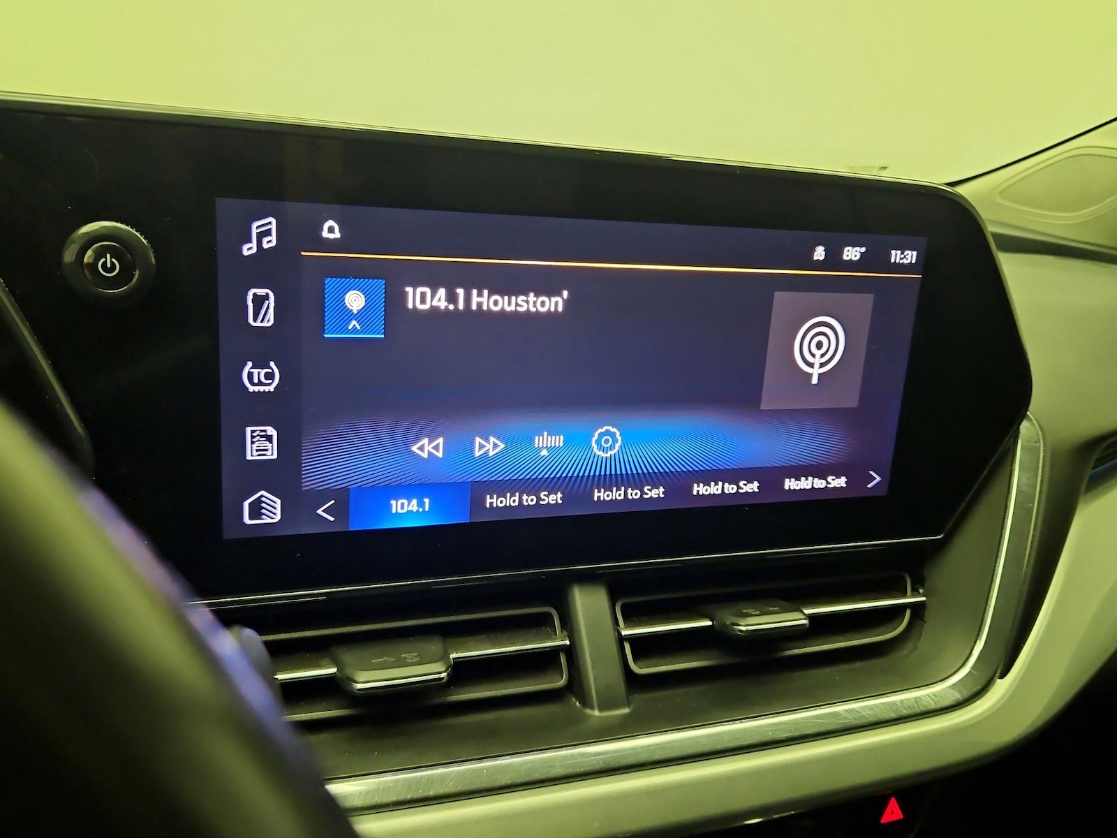 2025 Chevrolet Trax LT - Photo 14