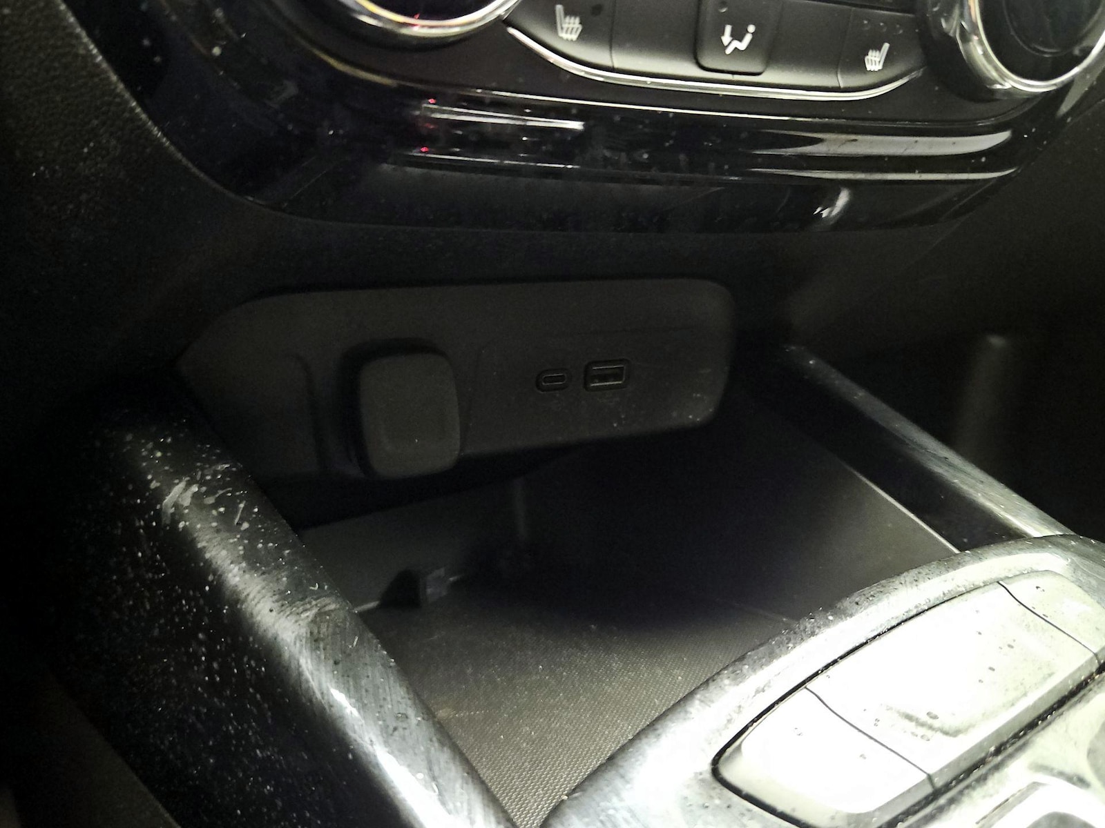 2025 Chevrolet Trax LT - Photo 17