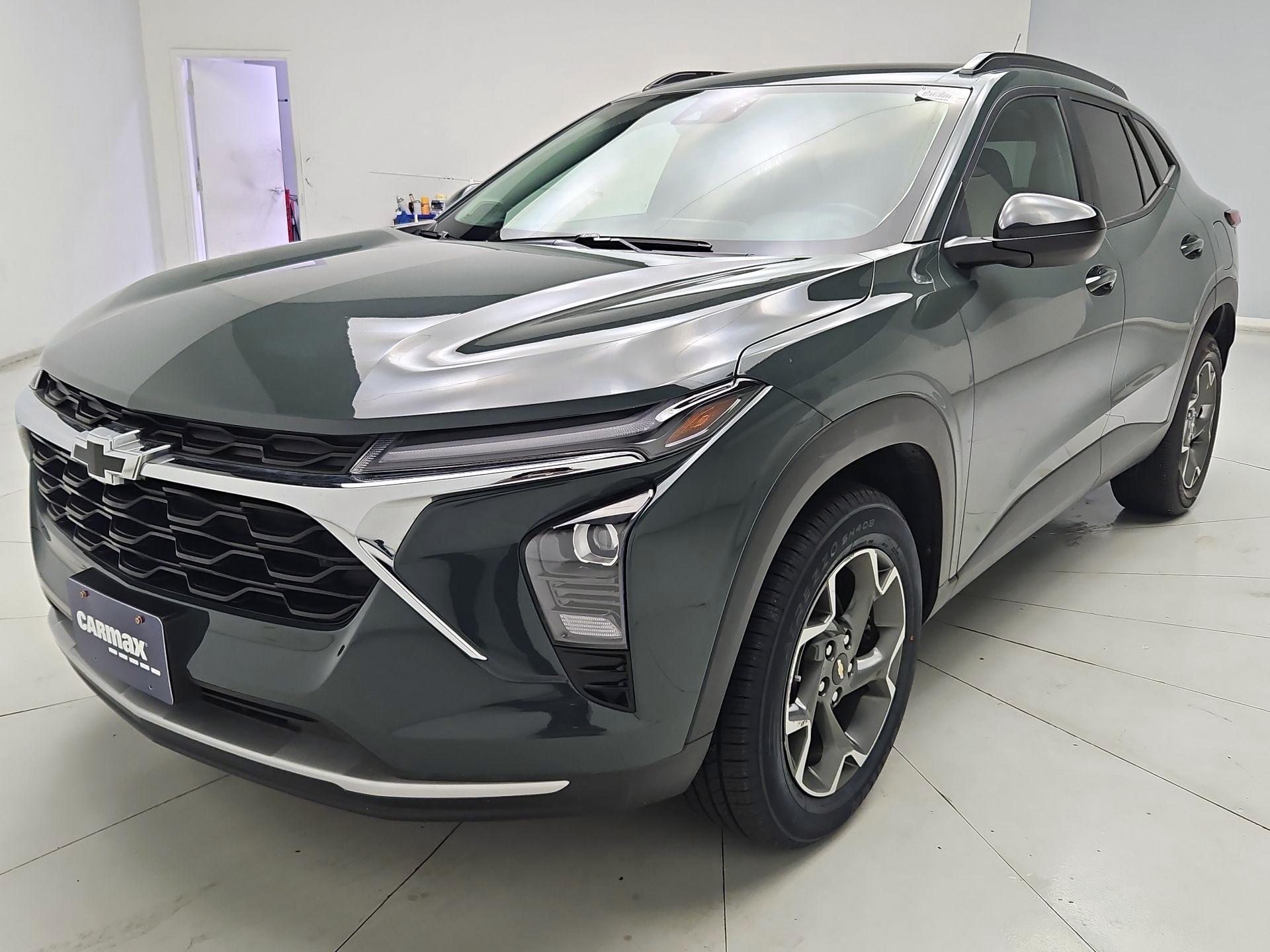 Thumbnail: 2025 Chevrolet Trax - 3