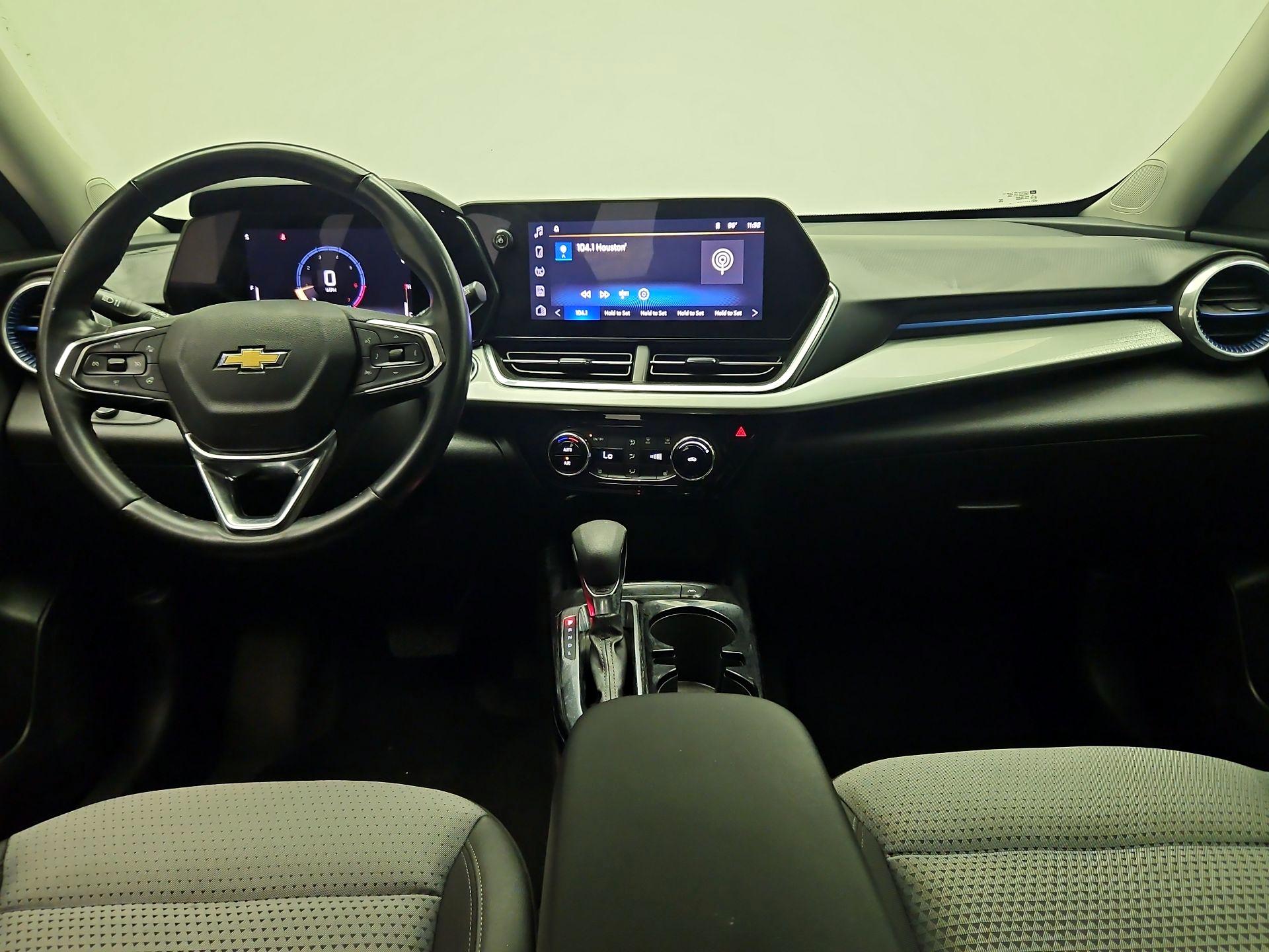 Thumbnail: 2025 Chevrolet Trax - 8