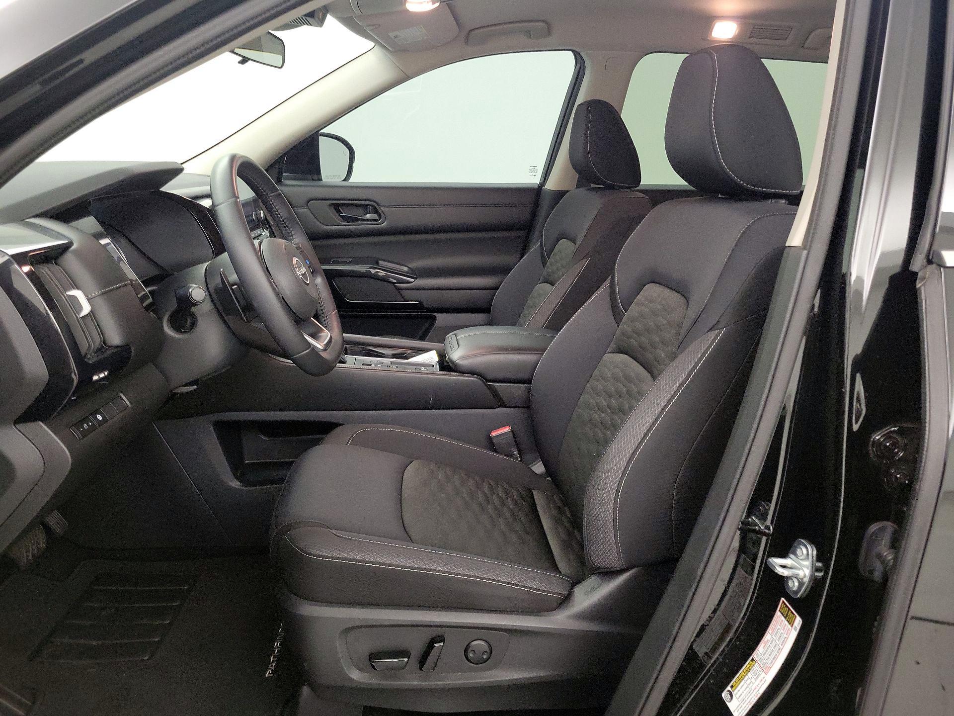 Thumbnail: 2024 Nissan Pathfinder - 11