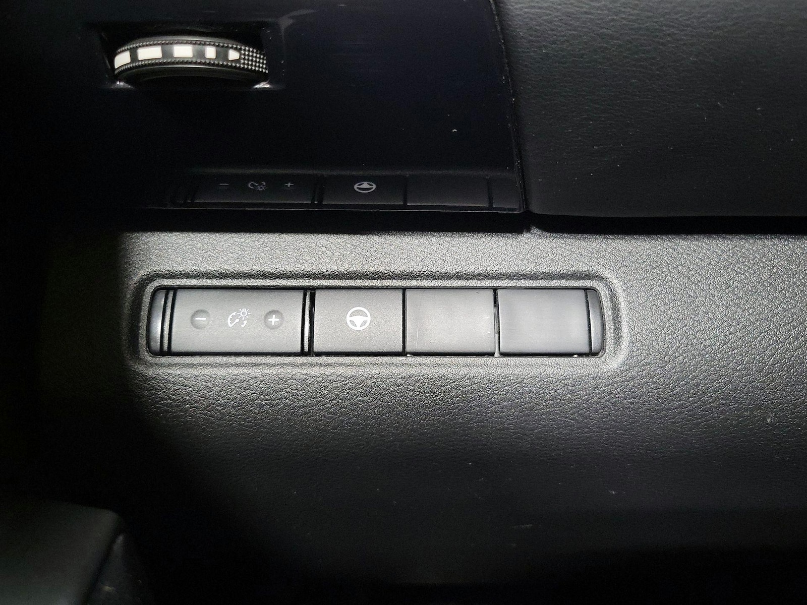 2024 Nissan Pathfinder SV - Photo 14