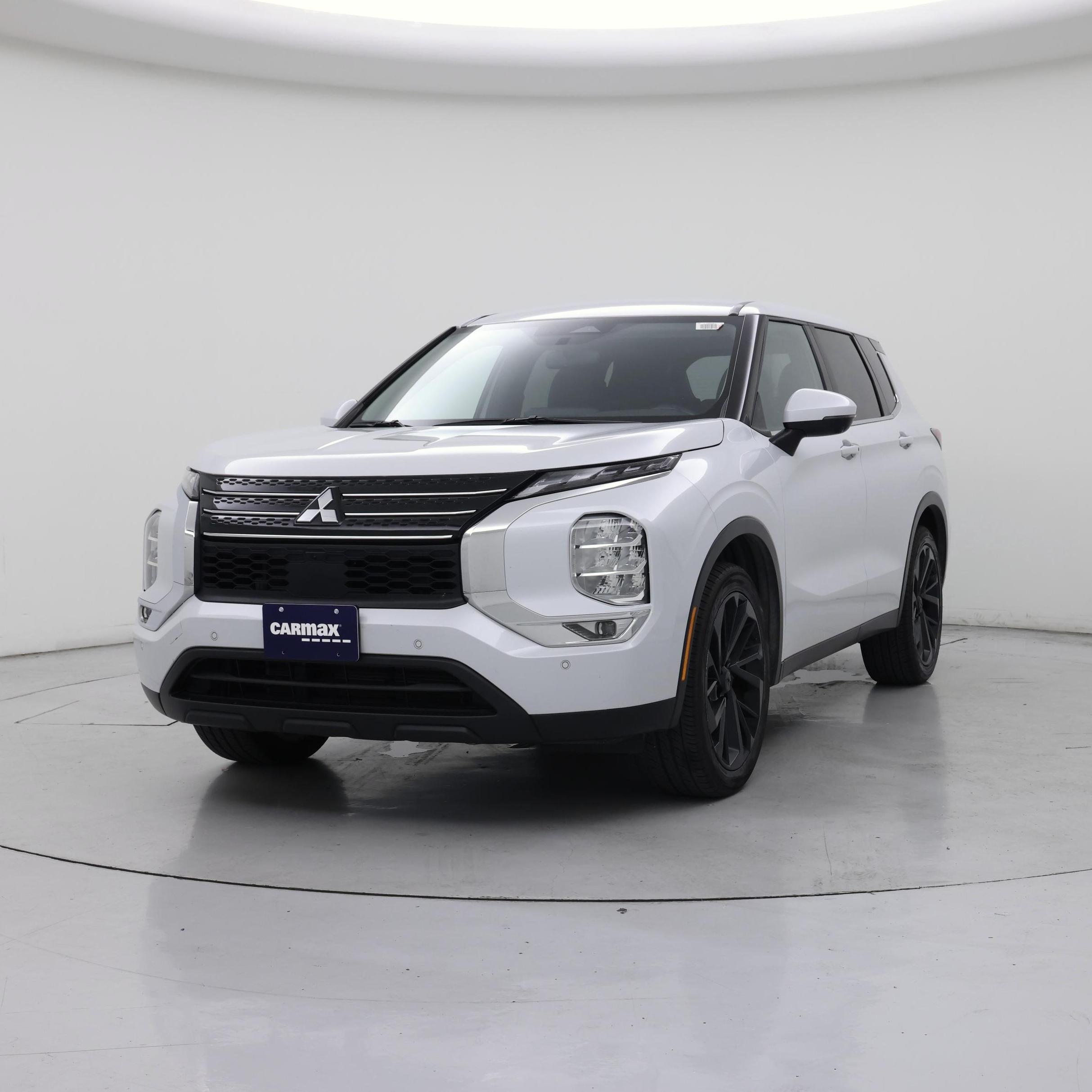 Thumbnail: 2024 Mitsubishi Outlander - 4