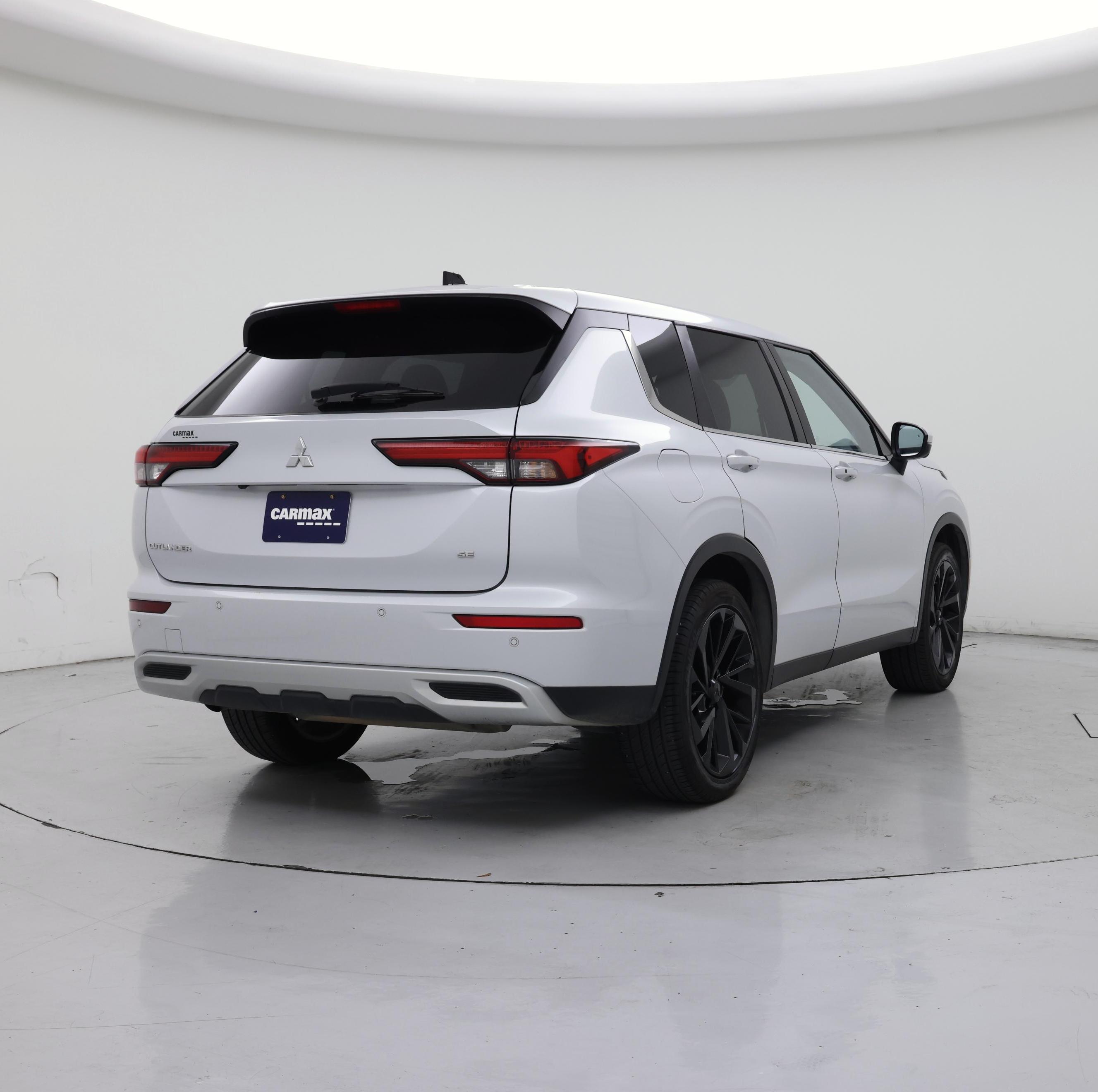 Thumbnail: 2024 Mitsubishi Outlander - 8