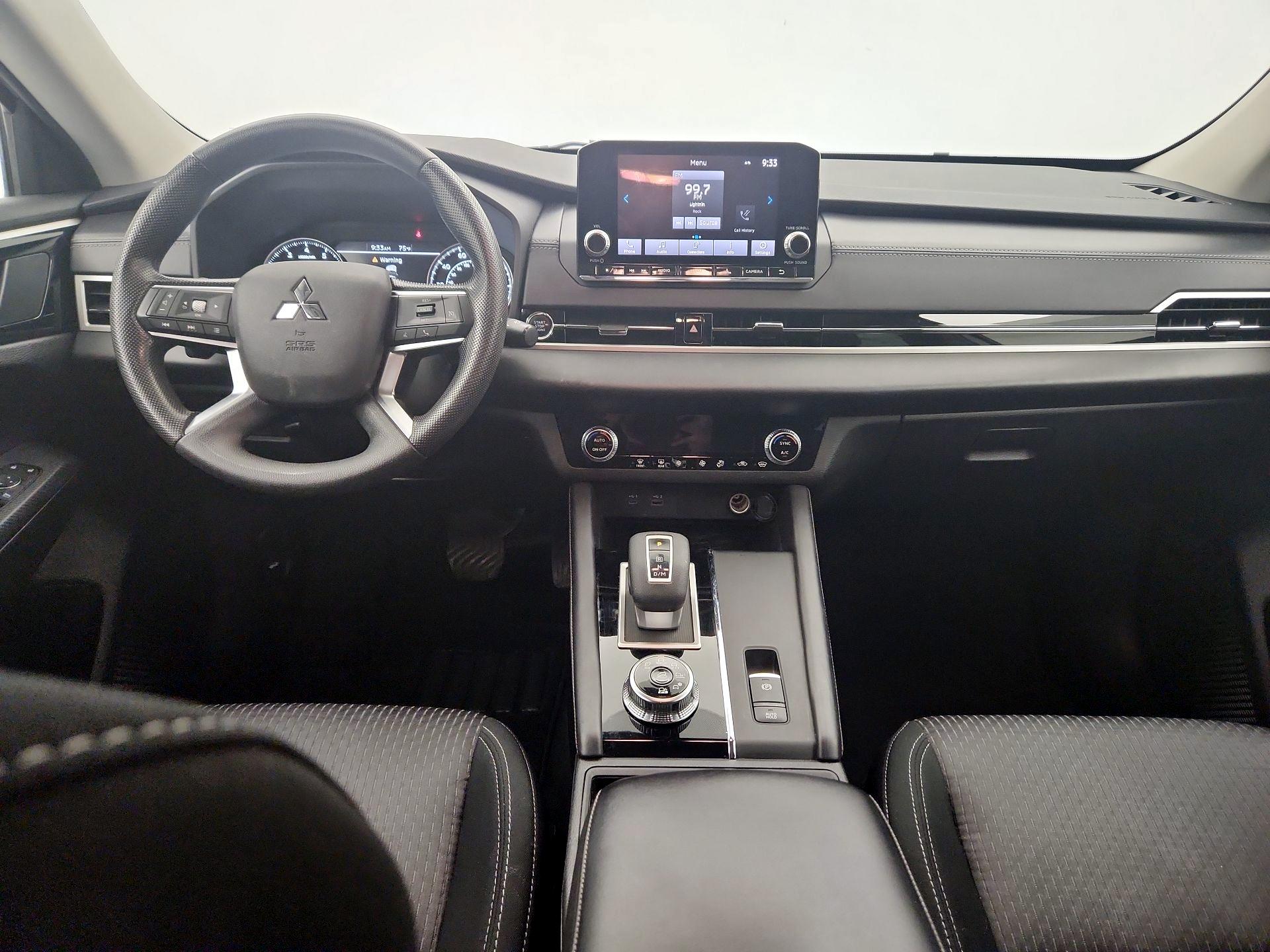Thumbnail: 2022 Mitsubishi Outlander - 9