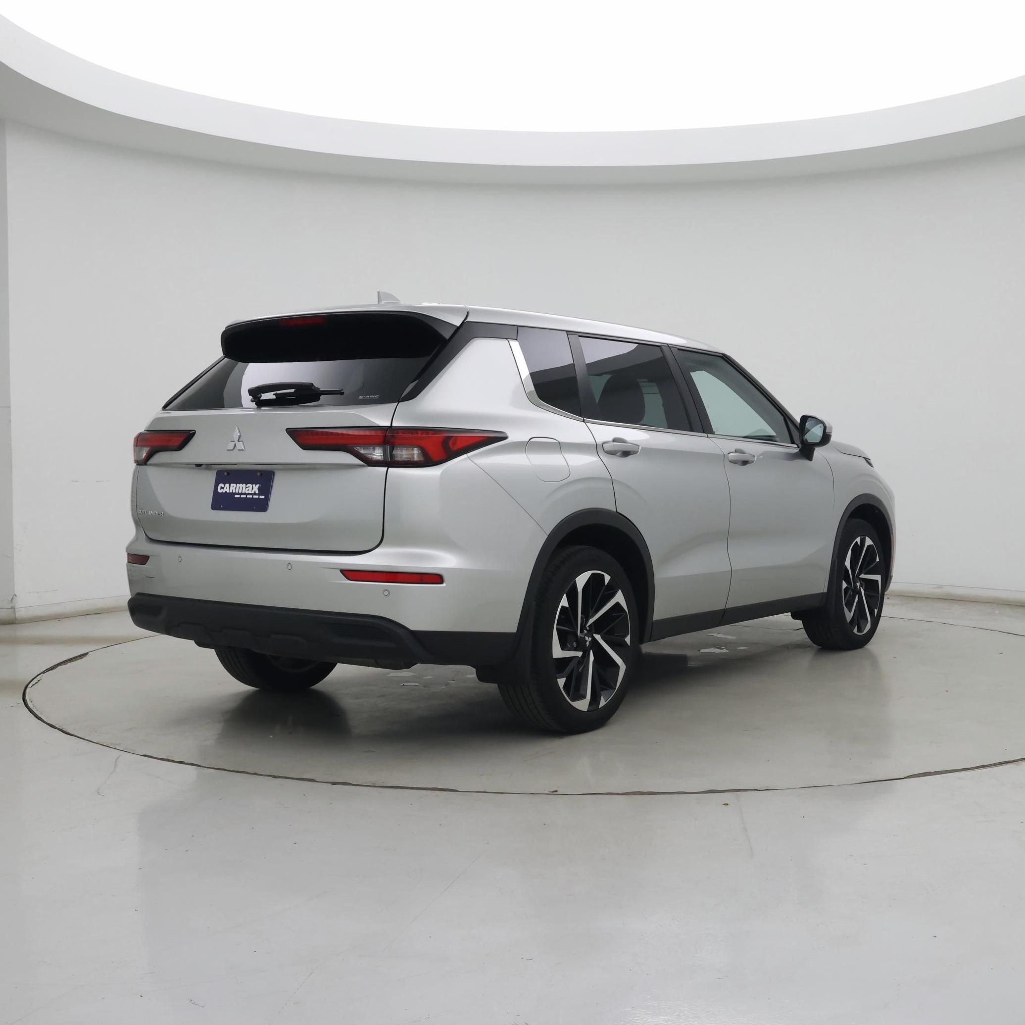 Thumbnail: 2022 Mitsubishi Outlander - 8