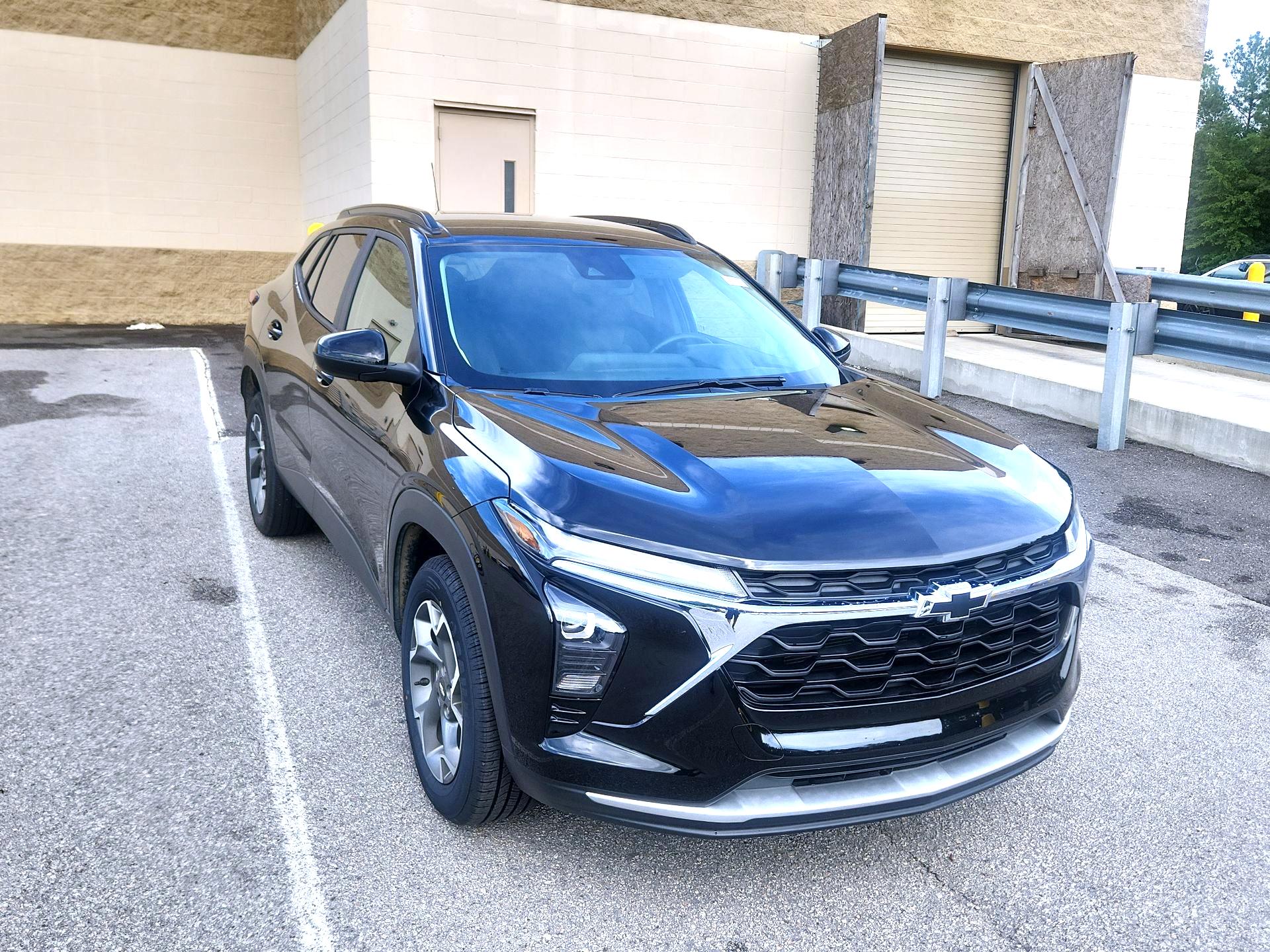 Thumbnail: 2025 Chevrolet Trax - 1