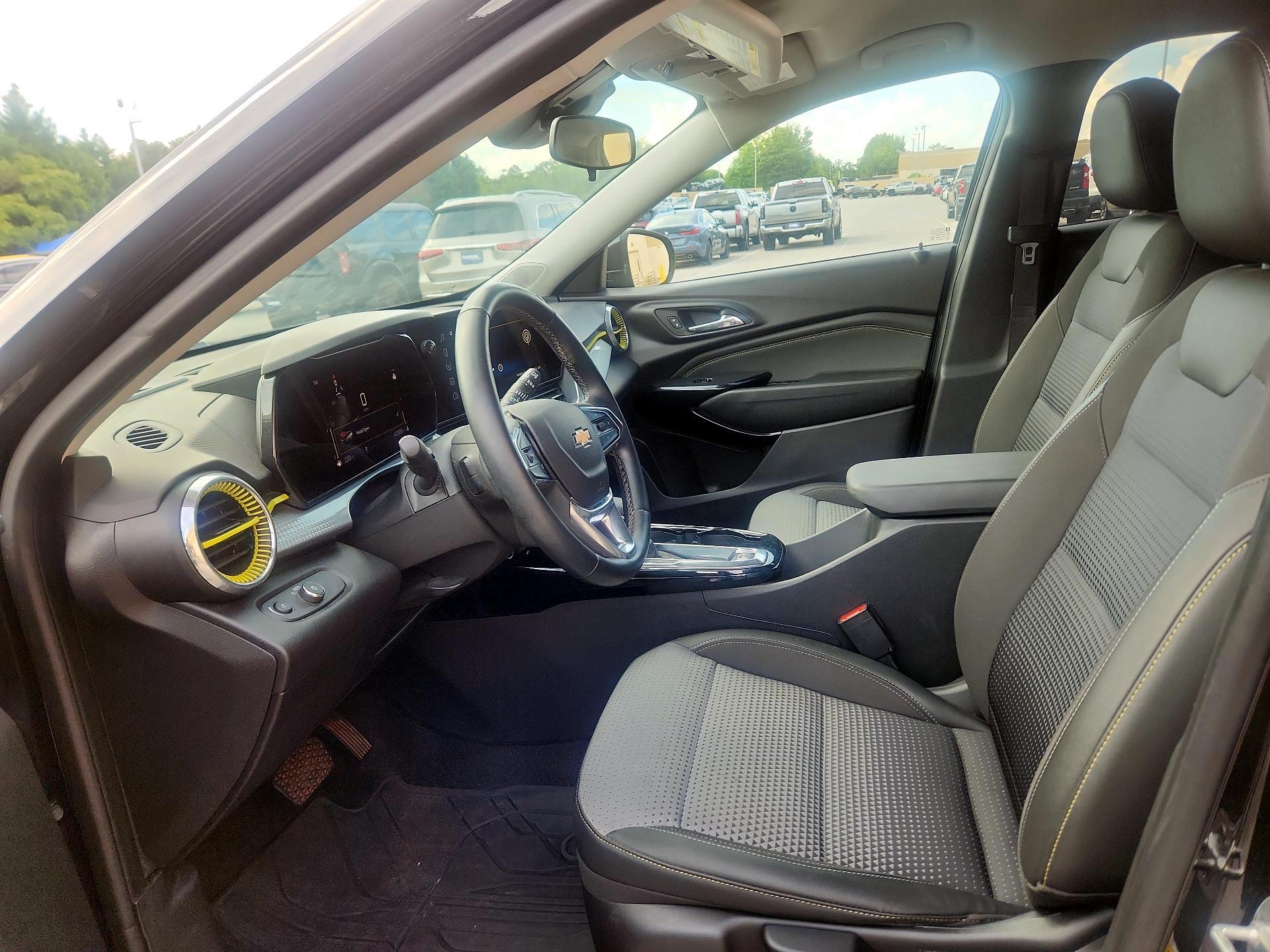 Thumbnail: 2025 Chevrolet Trax - 9