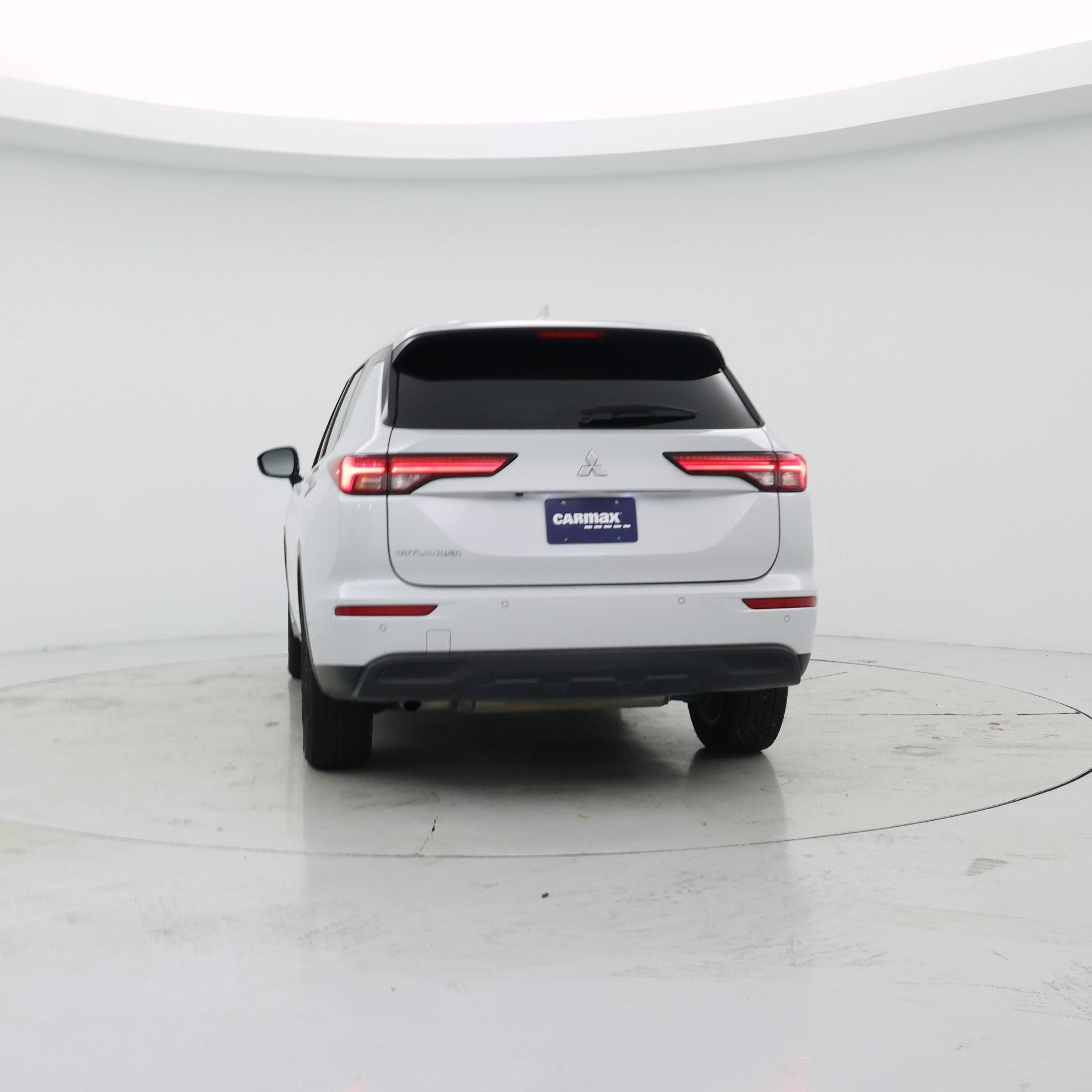 Thumbnail: 2024 Mitsubishi Outlander - 6