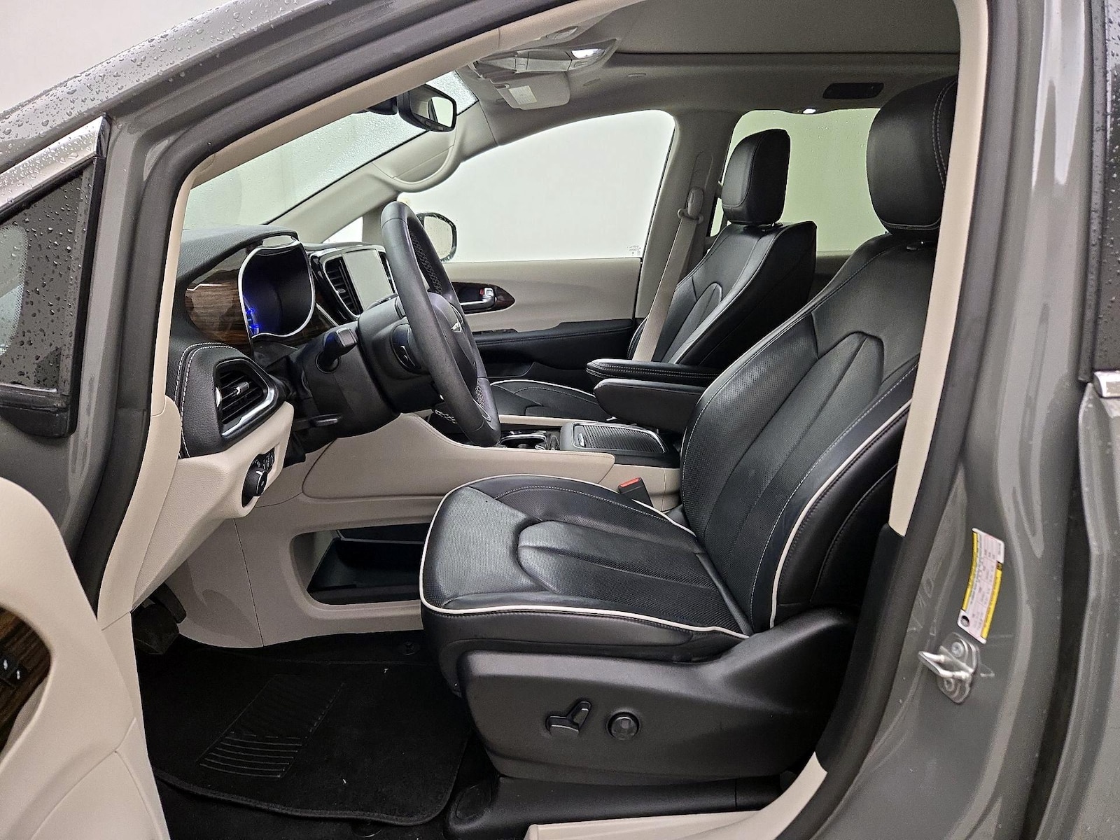 2023 Chrysler Pacifica Hybrid Limited - Photo 12