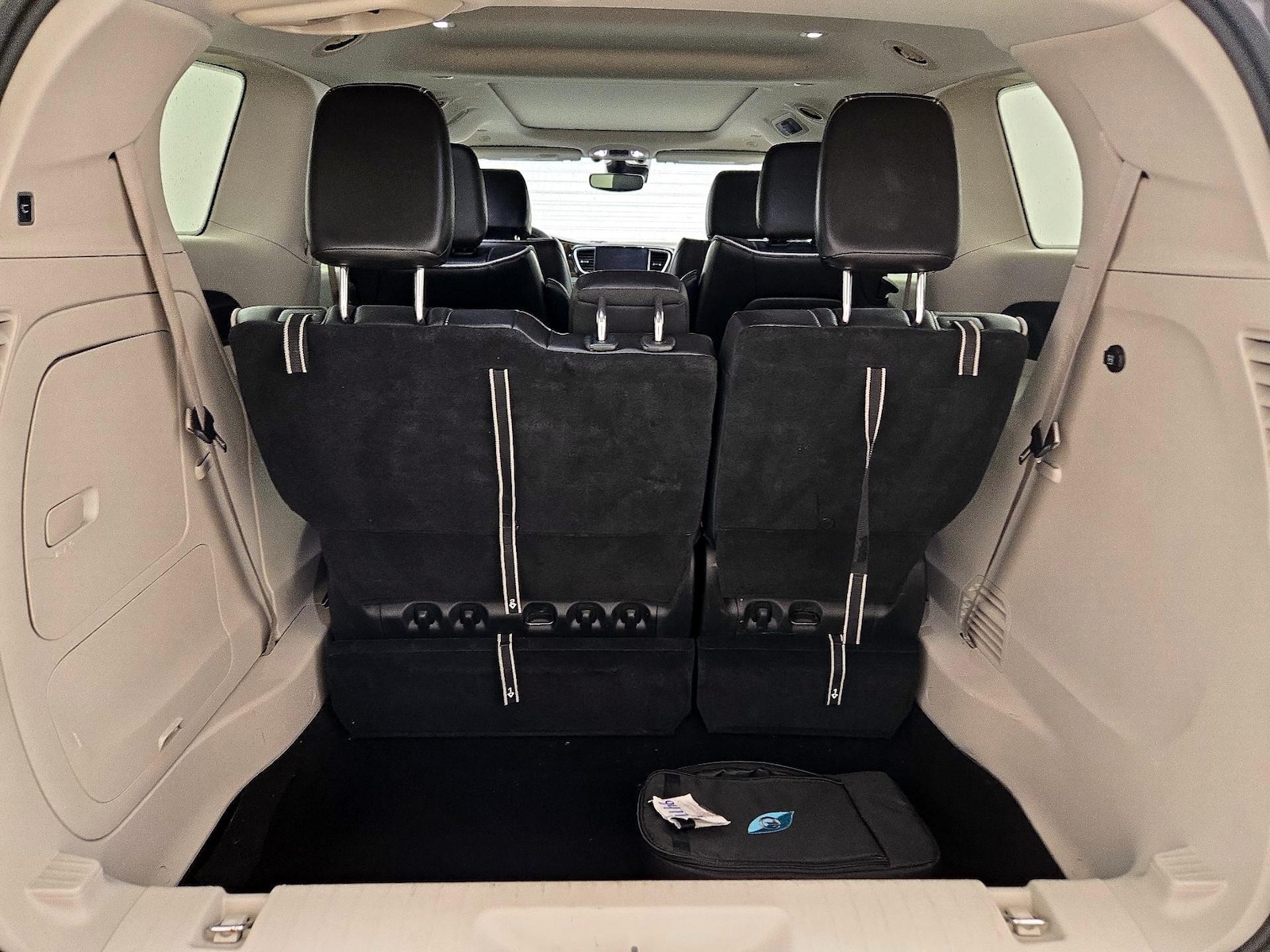 2023 Chrysler Pacifica Hybrid Limited - Photo 18