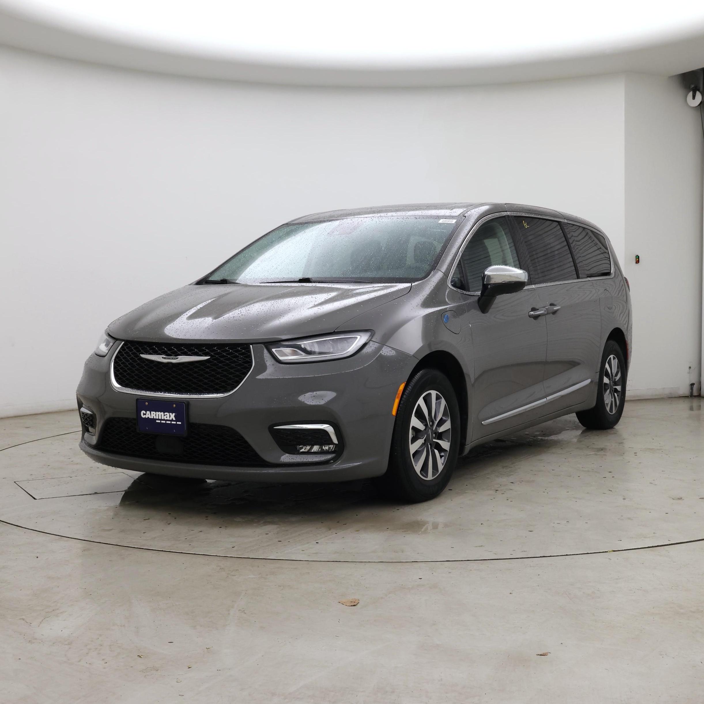 Thumbnail: 2023 Chrysler Pacifica - 4