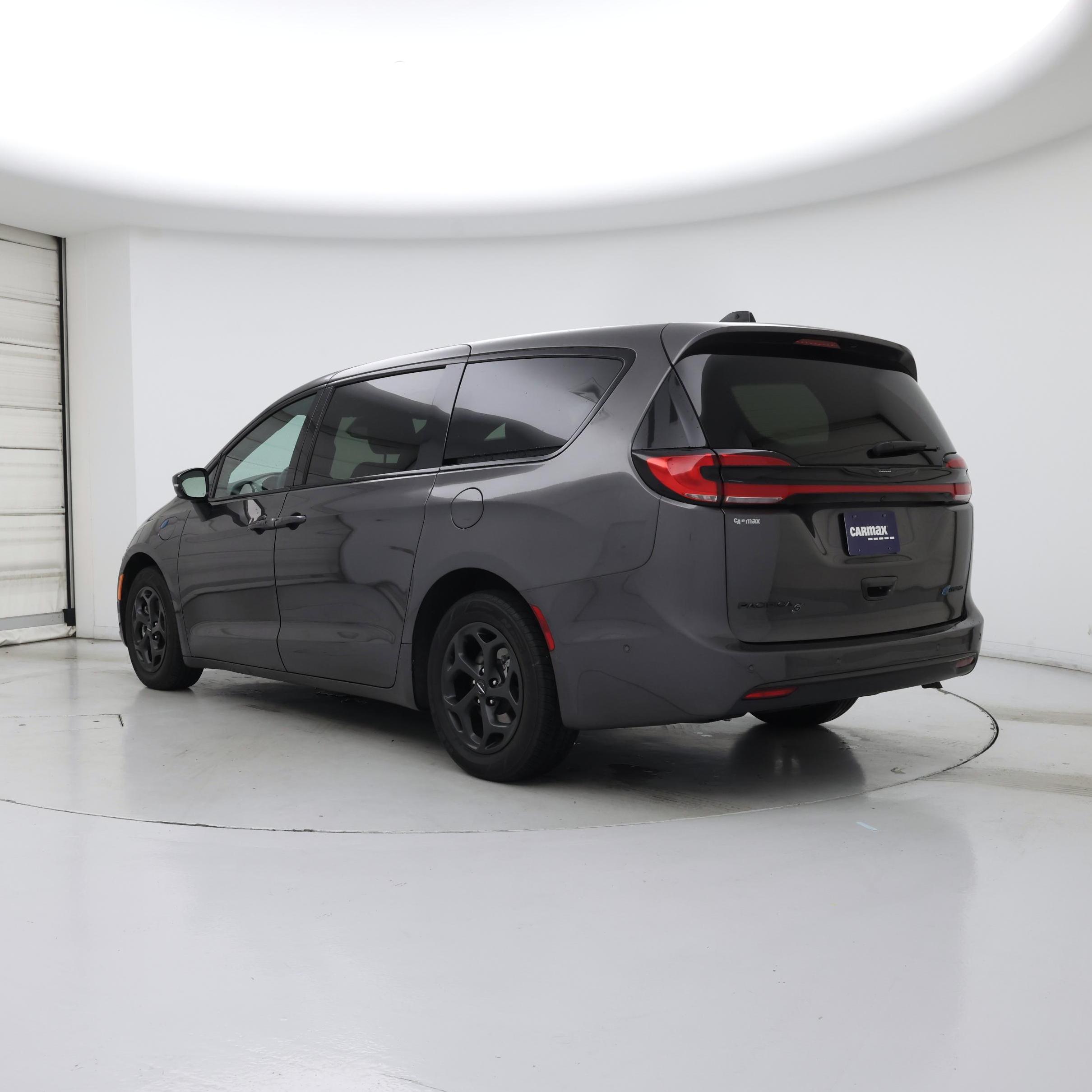 Thumbnail: 2023 Chrysler Pacifica - 2