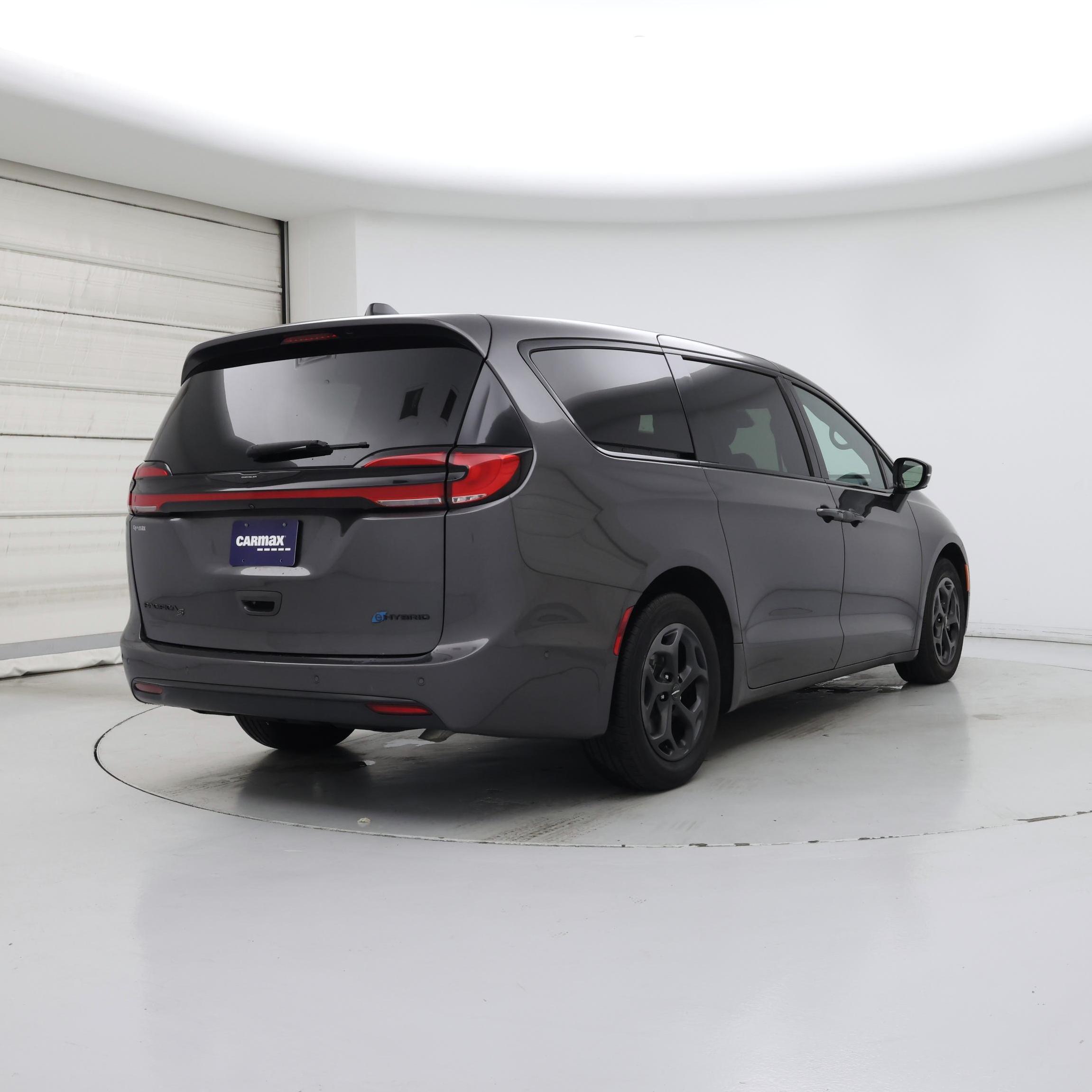 Thumbnail: 2023 Chrysler Pacifica - 8