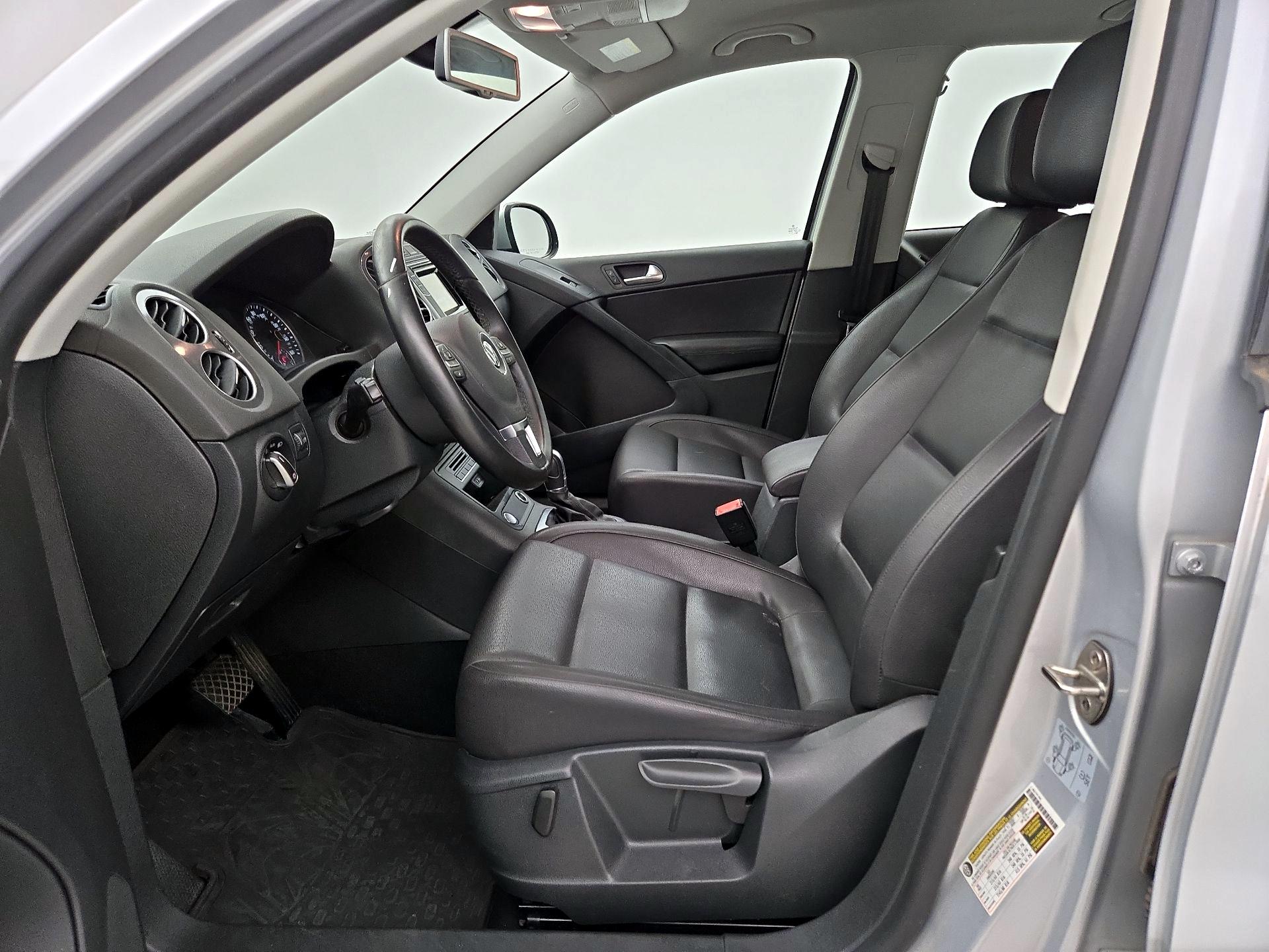 Thumbnail: 2016 Volkswagen Tiguan - 11