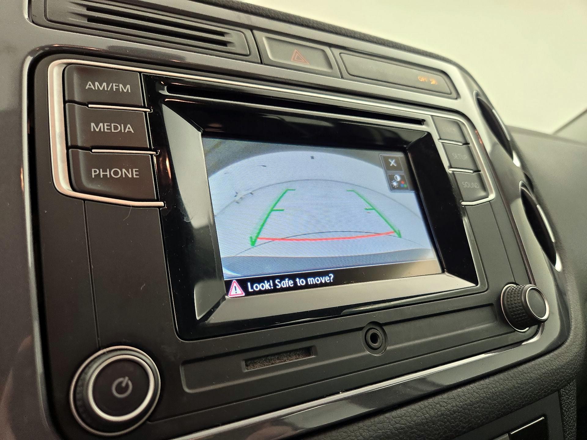 Thumbnail: 2016 Volkswagen Tiguan - 14
