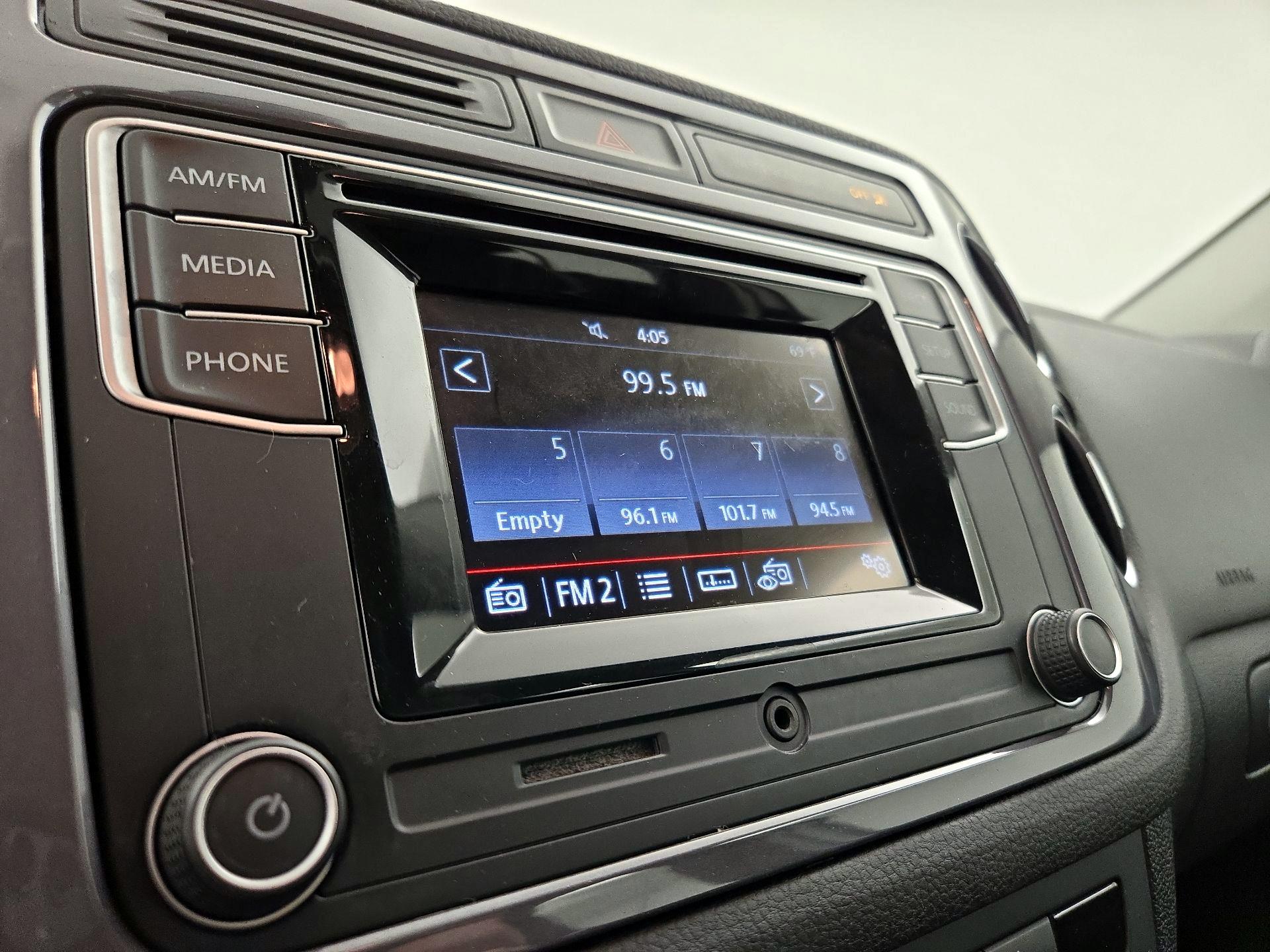 Thumbnail: 2016 Volkswagen Tiguan - 15