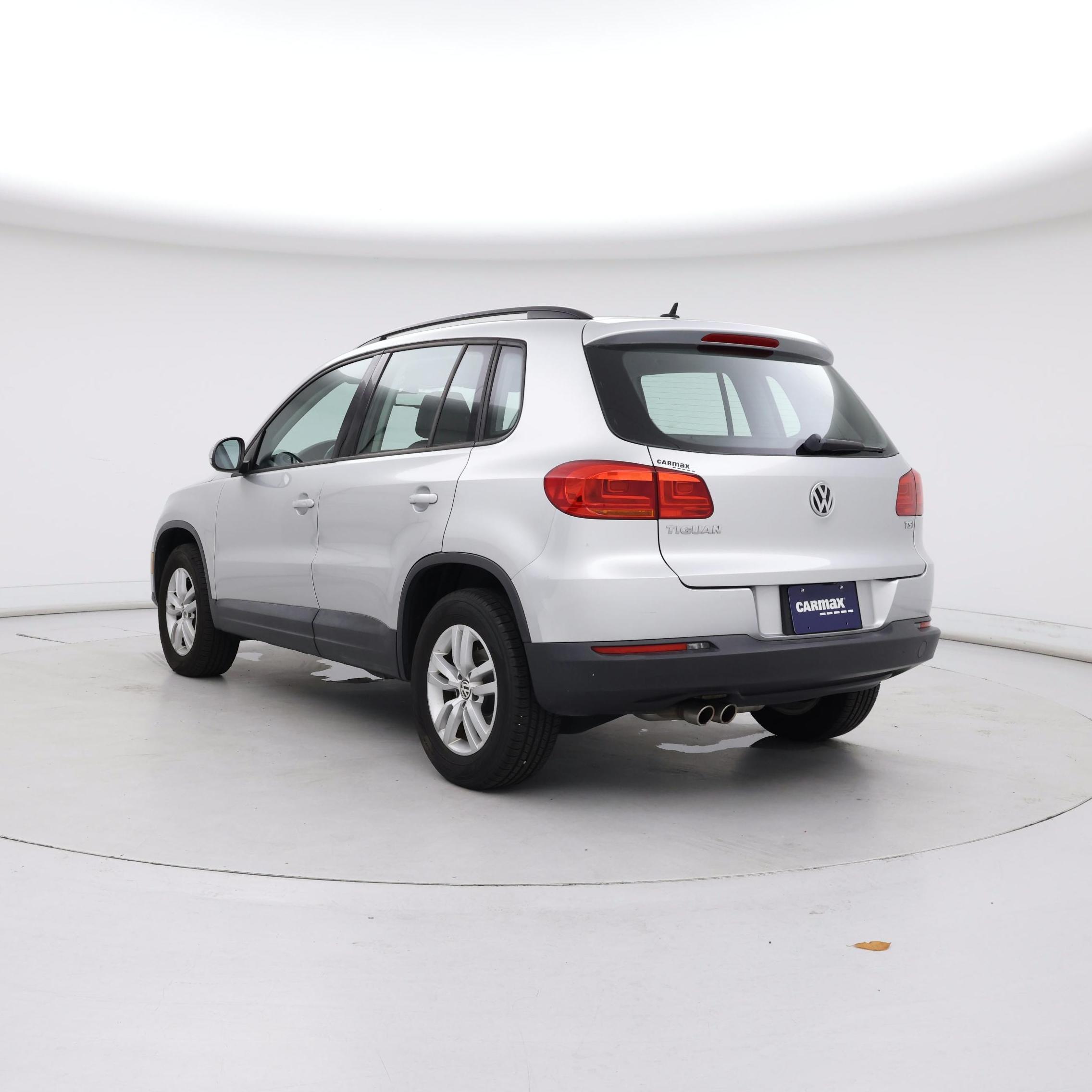 Thumbnail: 2016 Volkswagen Tiguan - 2