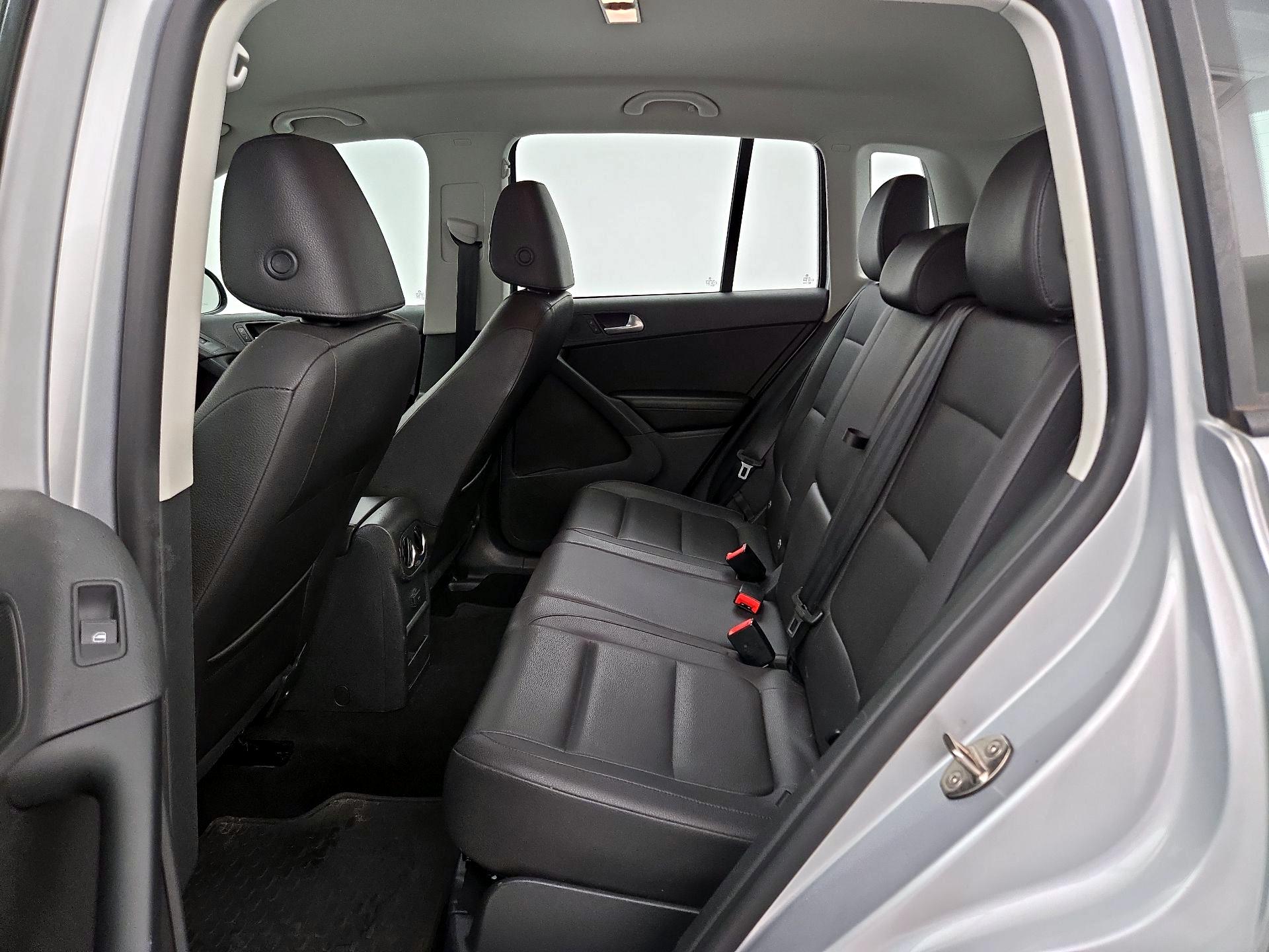 Thumbnail: 2016 Volkswagen Tiguan - 19