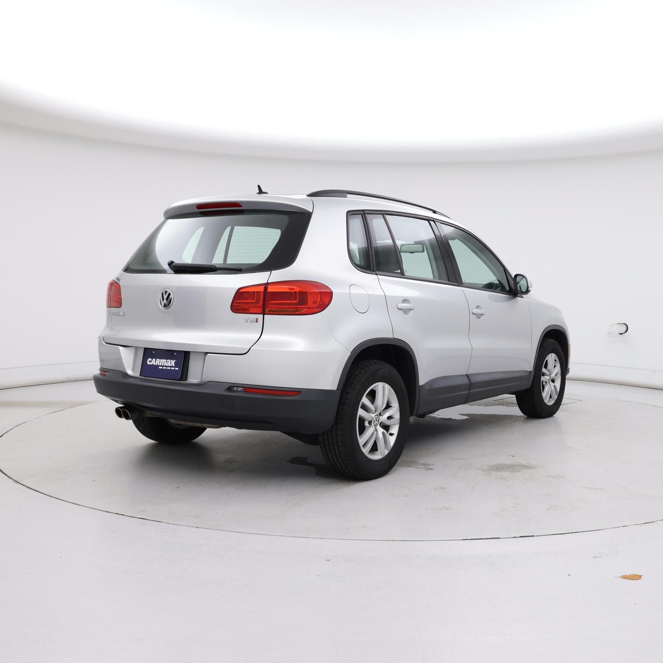 Thumbnail: 2016 Volkswagen Tiguan - 8